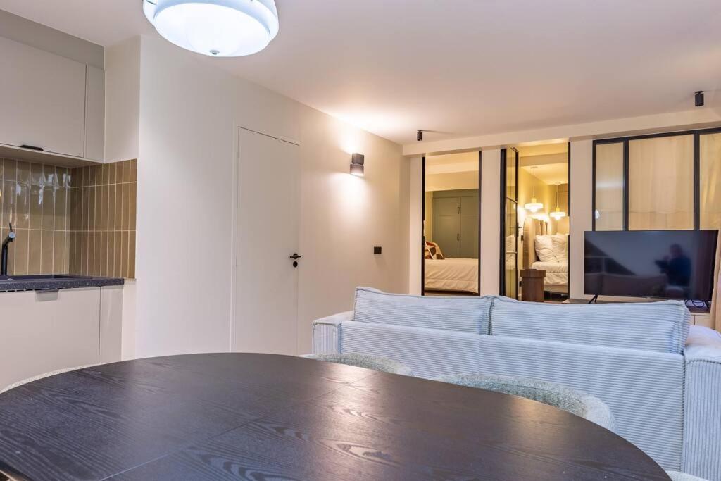 New Spacious 4 Star Family In Chic 16th District Appartement *