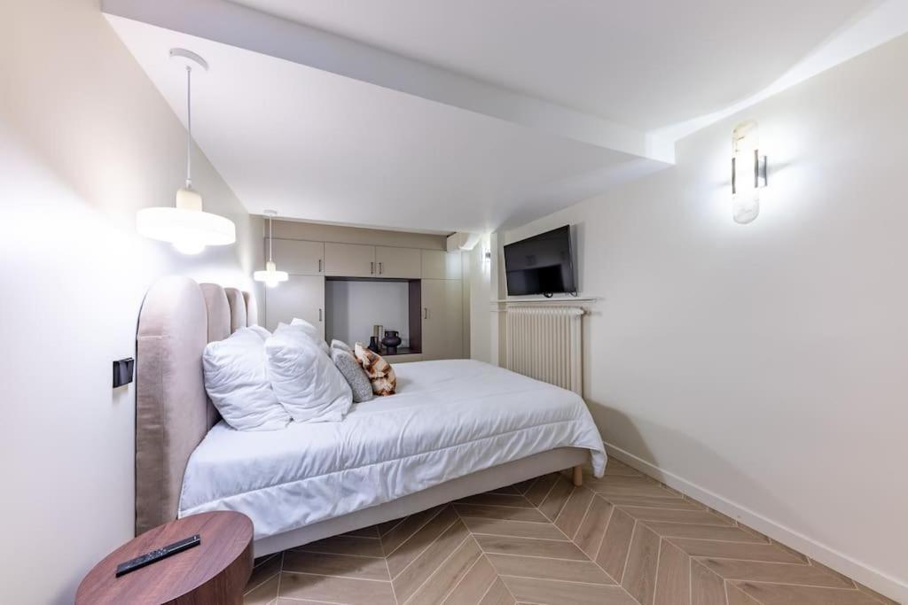 New Spacious 4 Star Family In Chic 16th District Appartement Paris