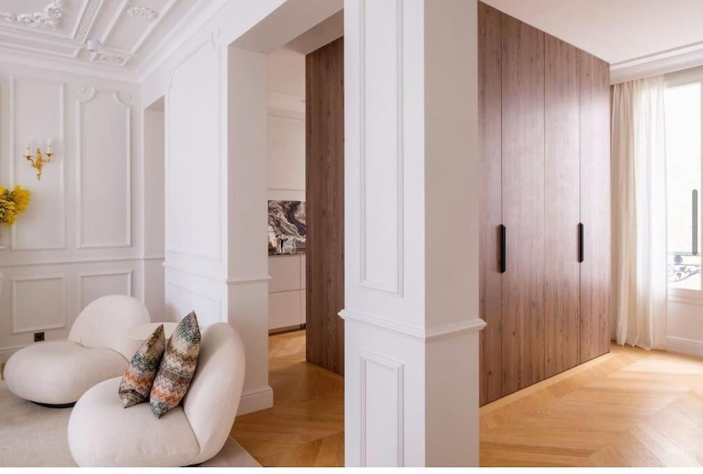 Haussmannien Luxe - 2 Chambres, Champs-elysees Paris