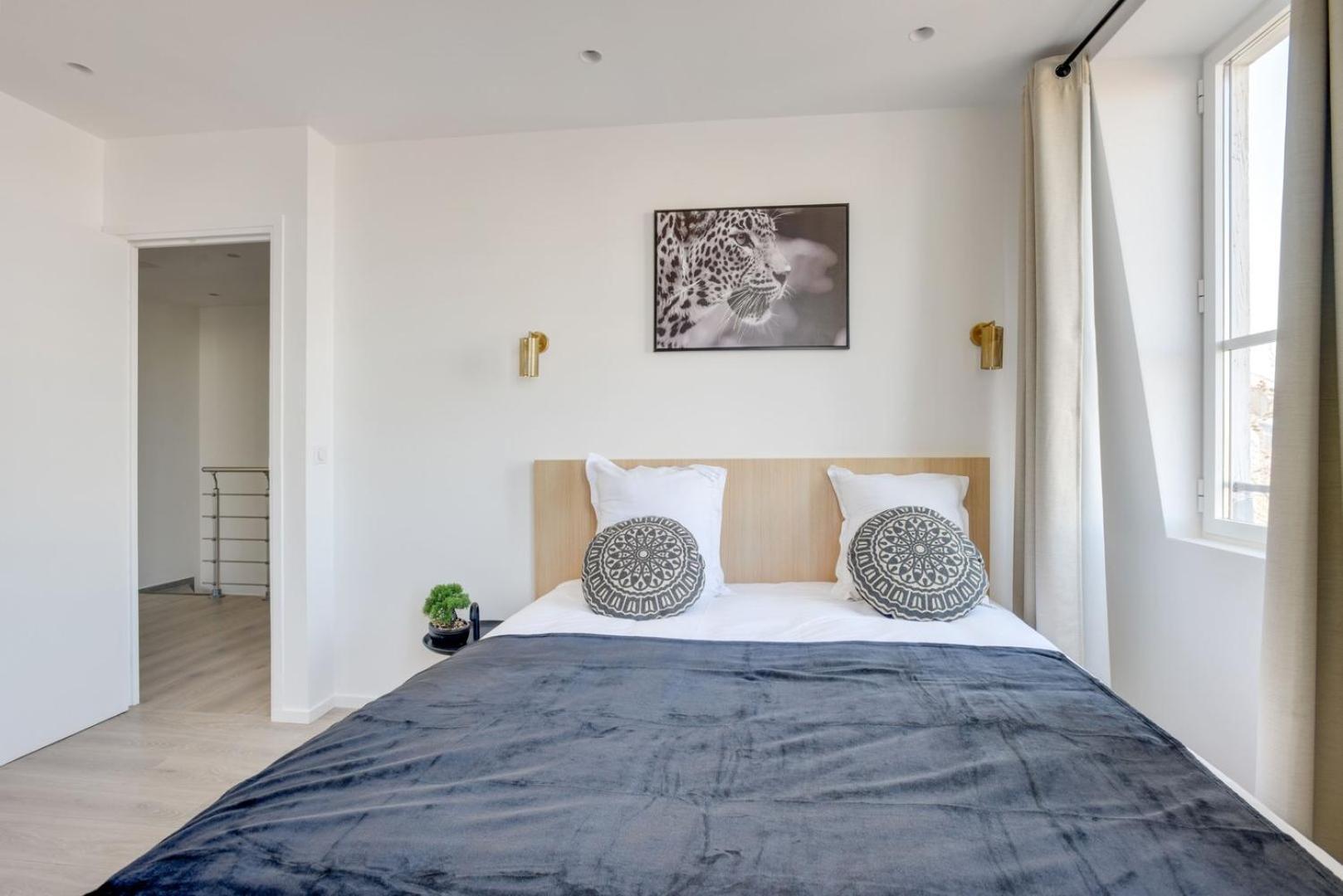 157 Sacha - Superbe Duplex A Paris