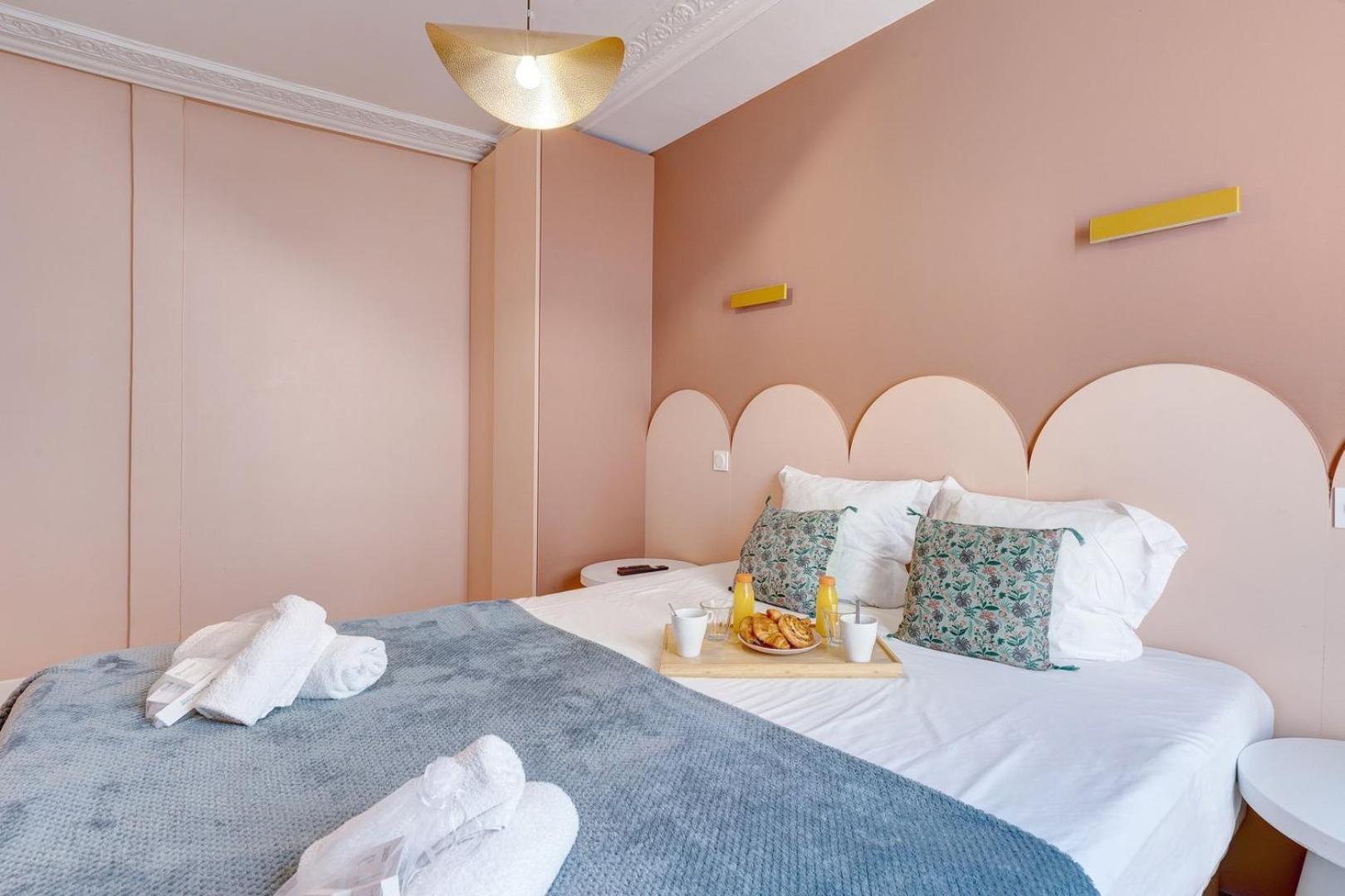 223 Rothschild - Superb In Appartement *