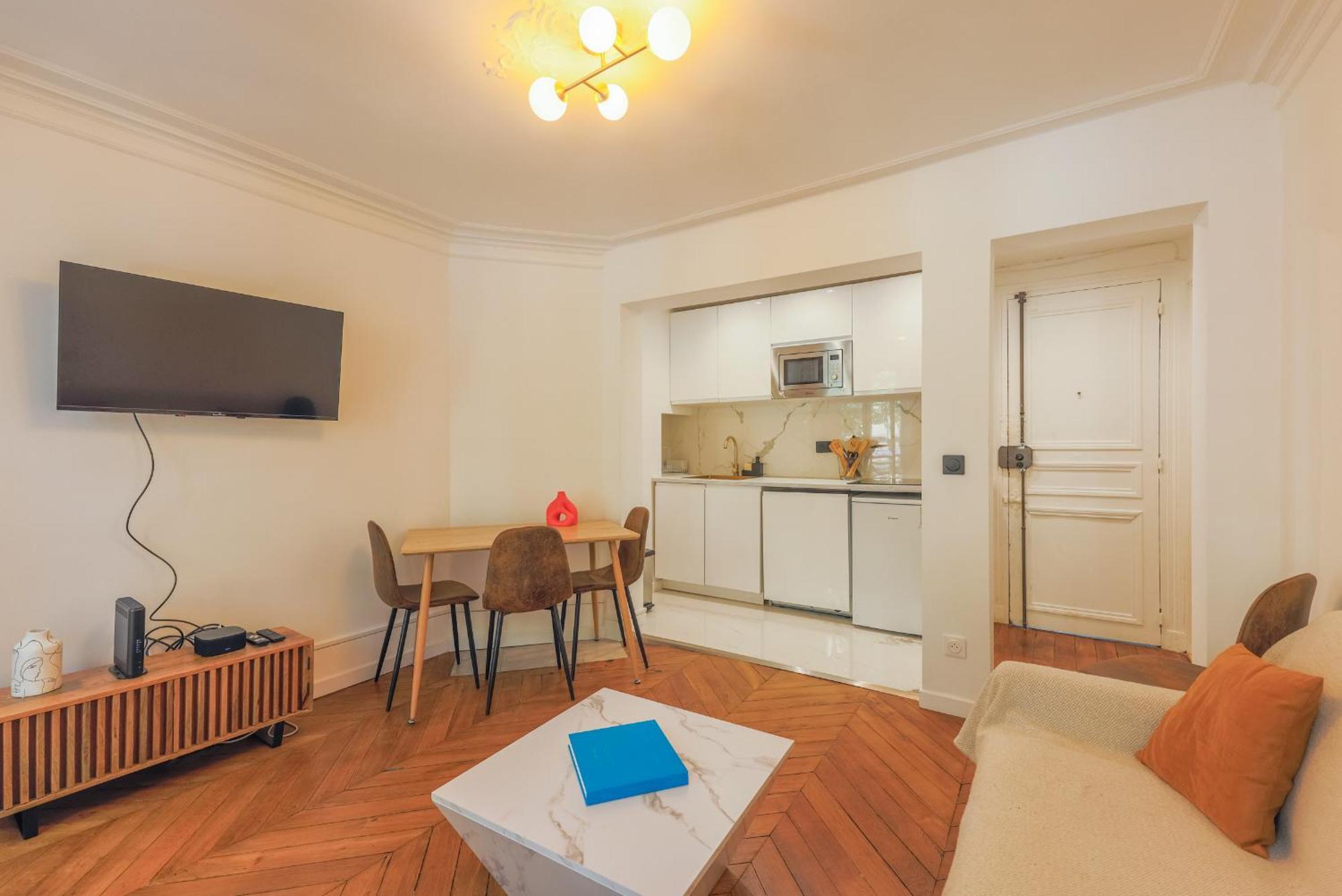 Apartment Champs Elysees Luxury