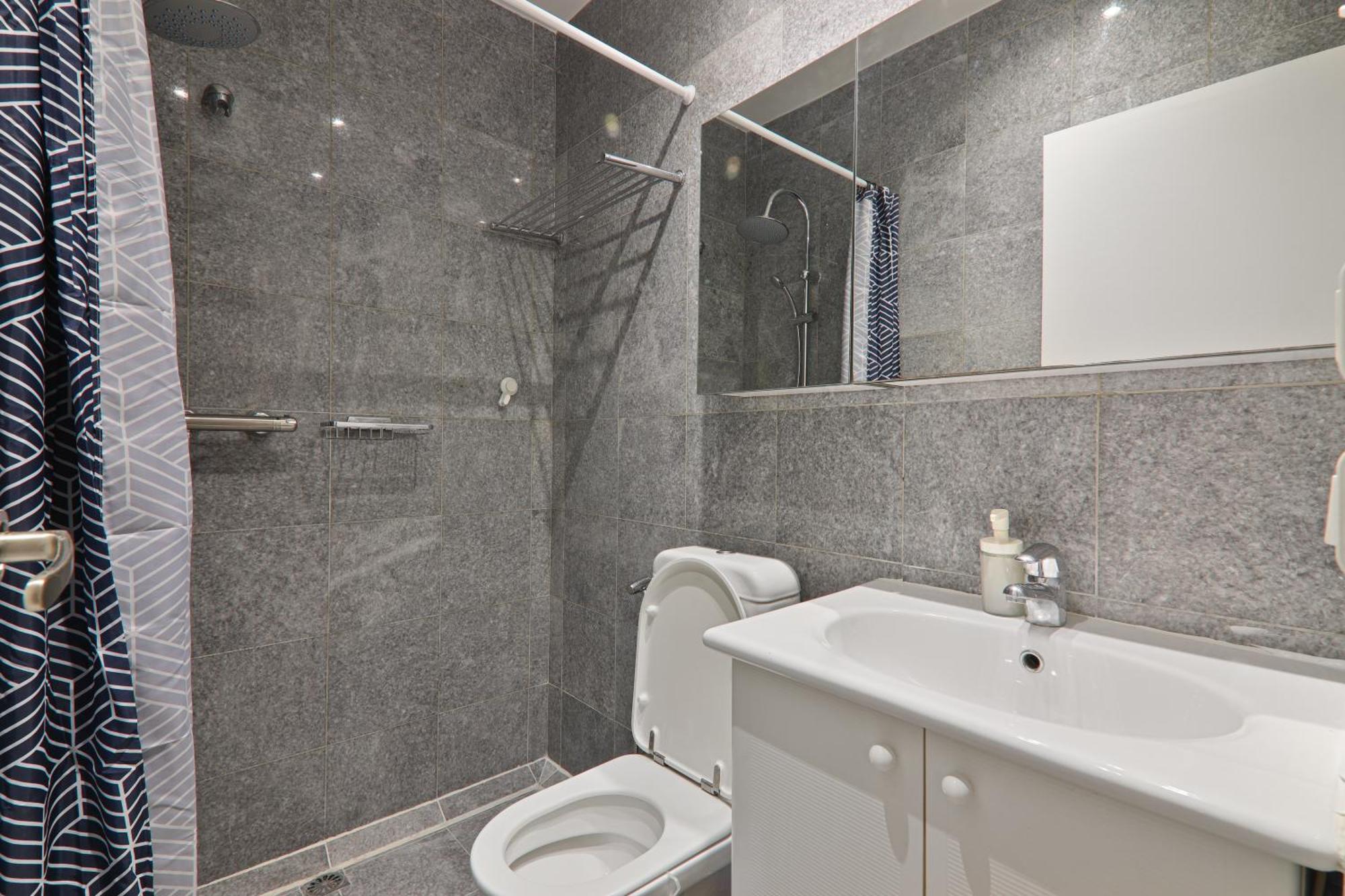 2 Bedroom Quartier Champs Elysees 3 Free Netflix Appartement *