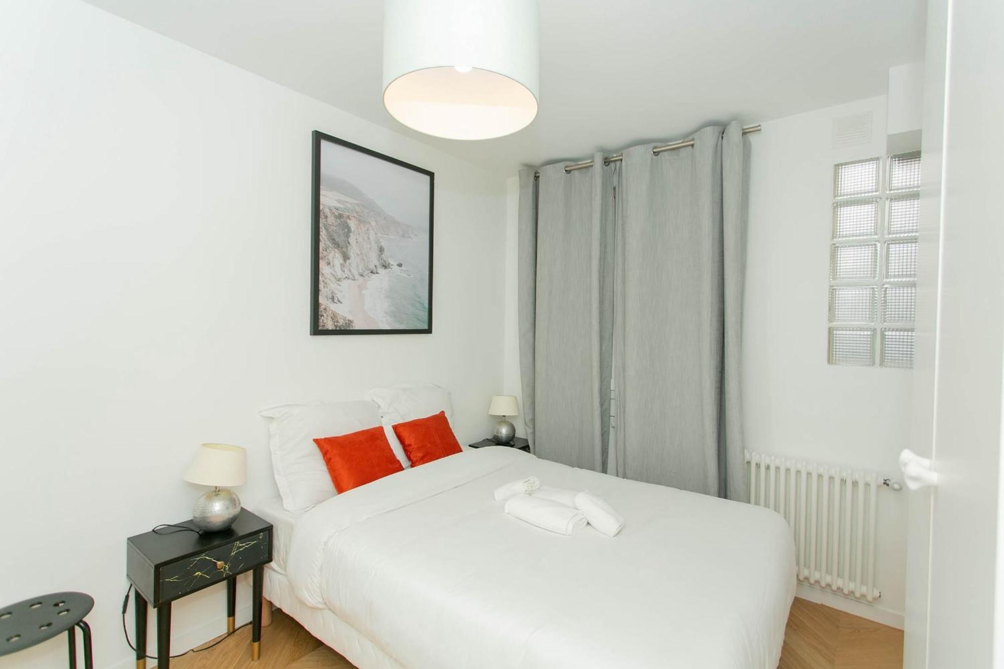 Apartment Haussmann - 2br Near Champs-elysees - Cityapartmentstay *