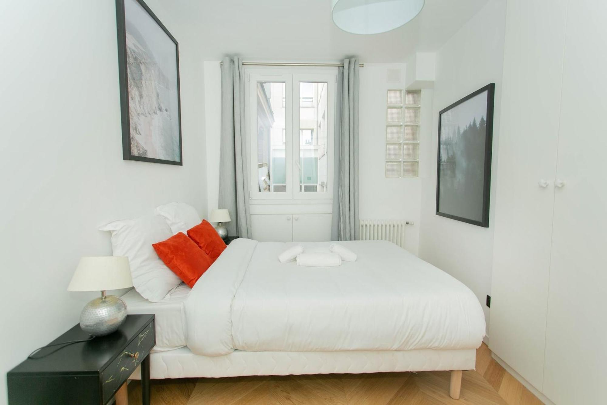 Apartment Haussmann - 2br Near Champs-elysees - Cityapartmentstay