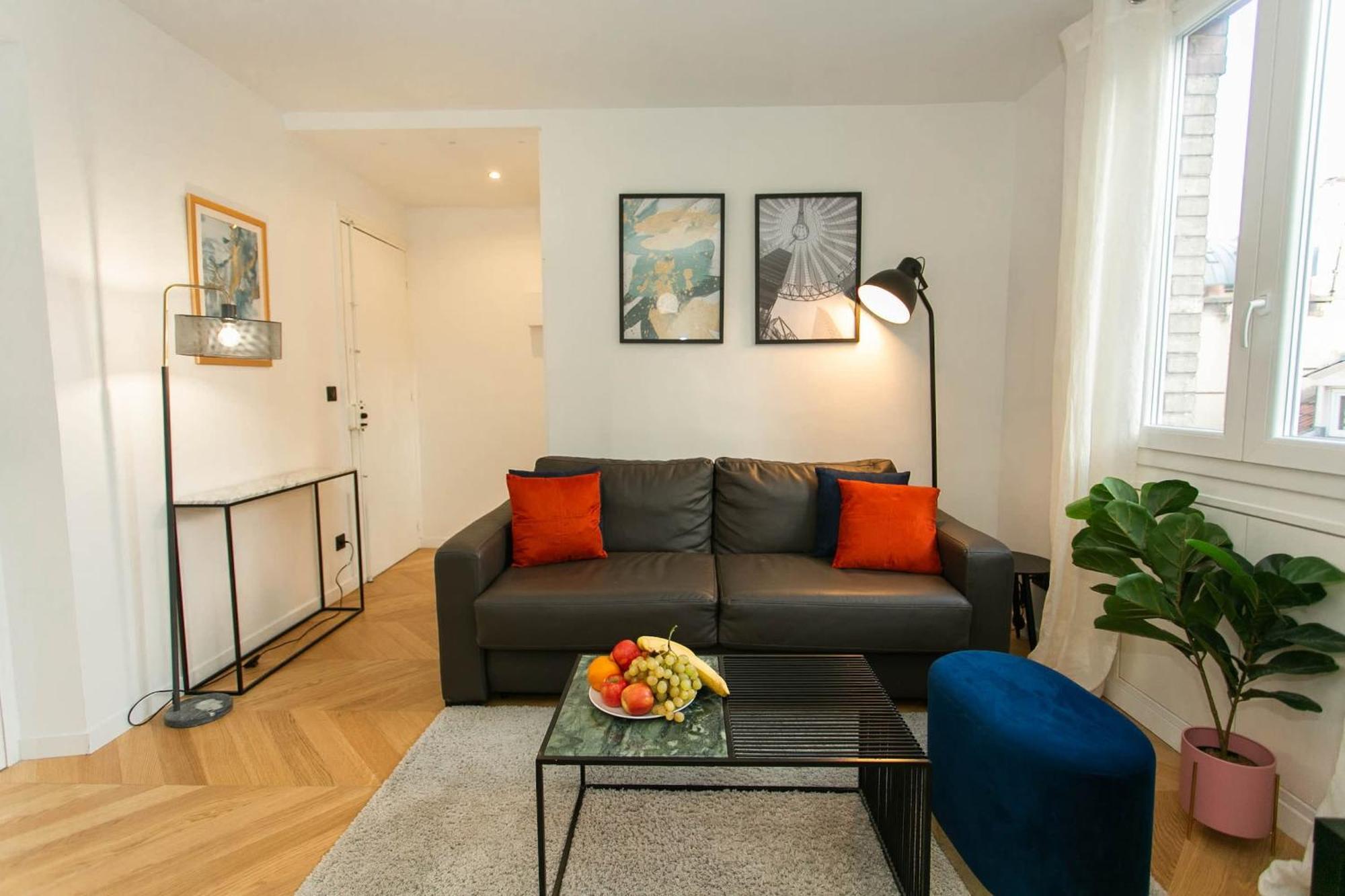 Apartment Haussmann - 2br Near Champs-elysees - Cityapartmentstay *