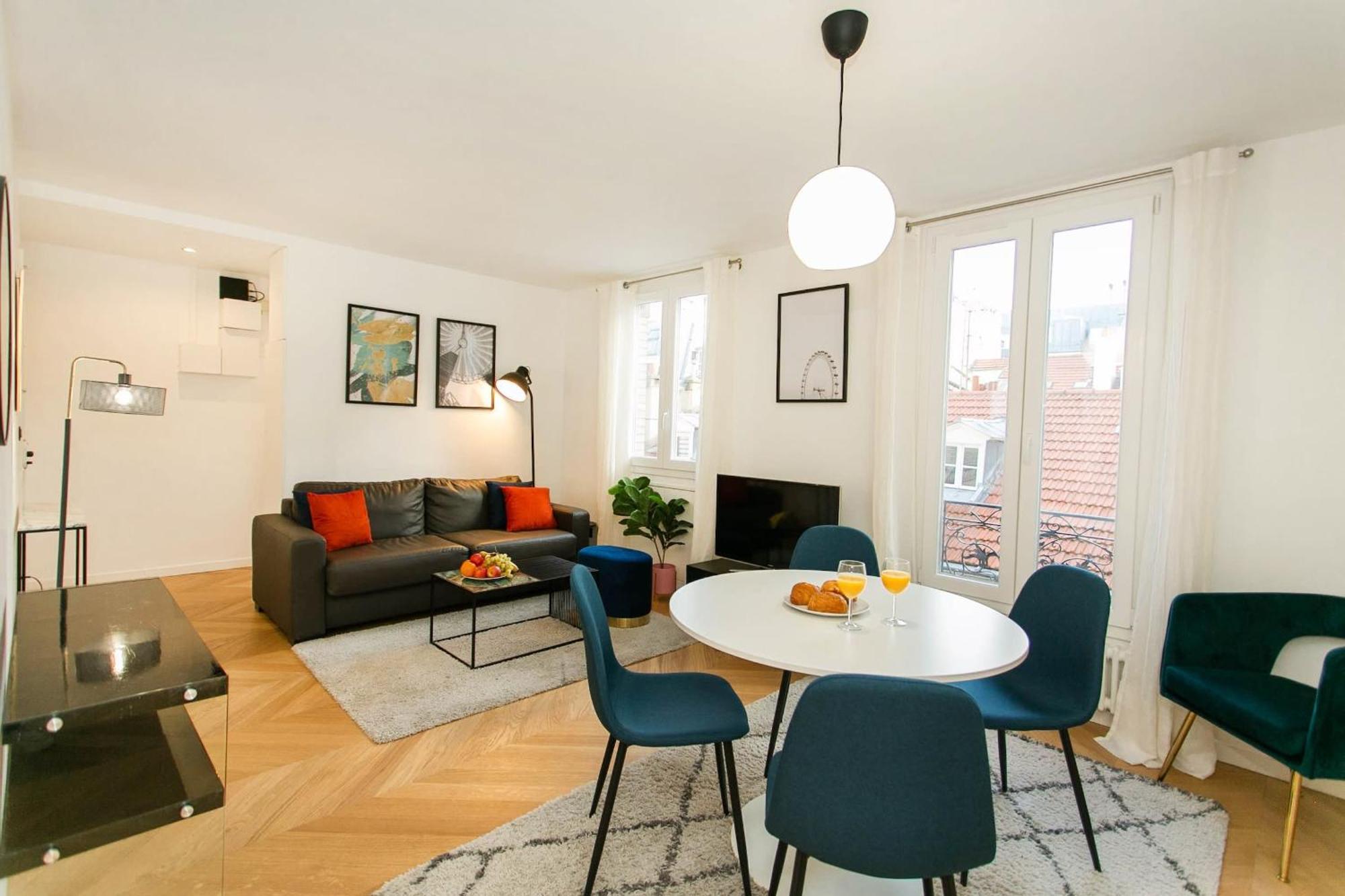 Apartment Haussmann - 2br Near Champs-elysees - Cityapartmentstay