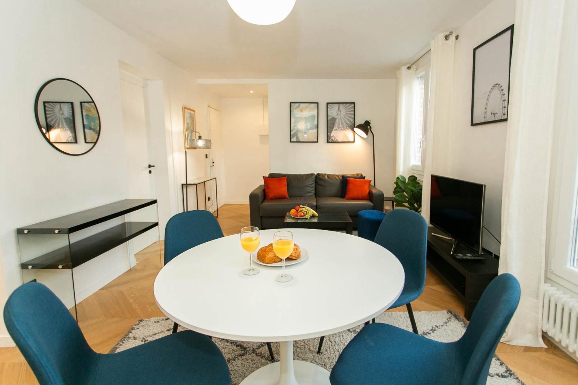Apartment Haussmann - 2br Near Champs-elysees - Cityapartmentstay *