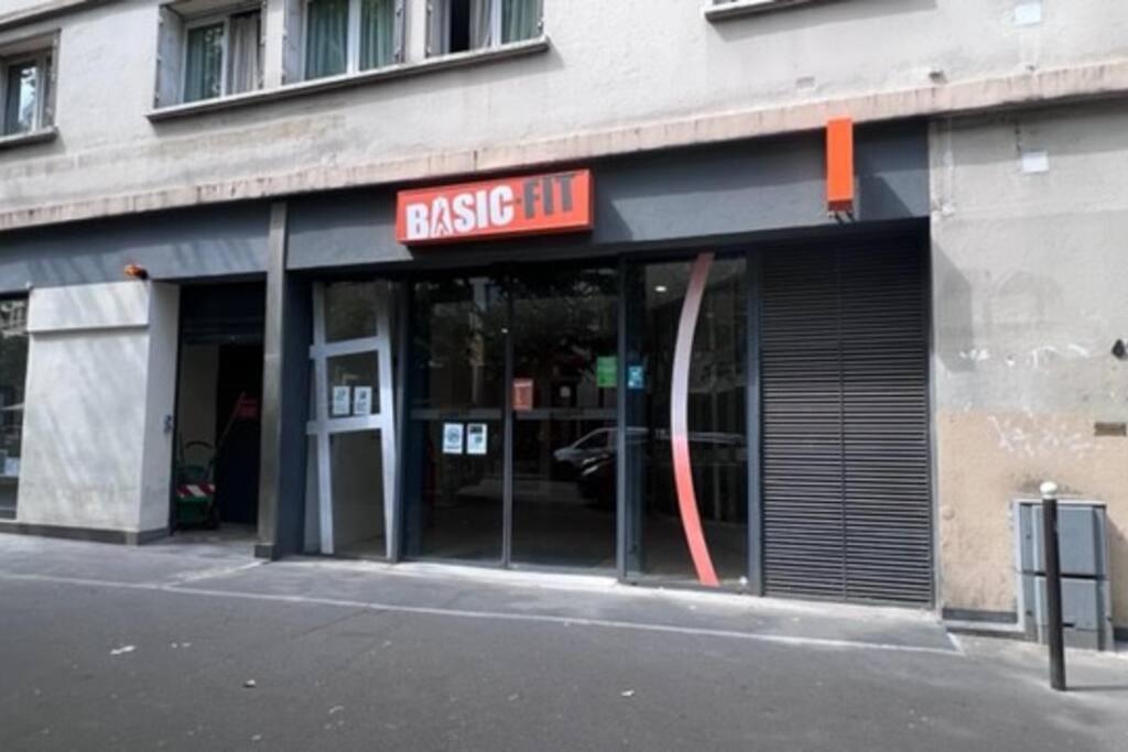 With Amazing View Of With Private Parking * Paris