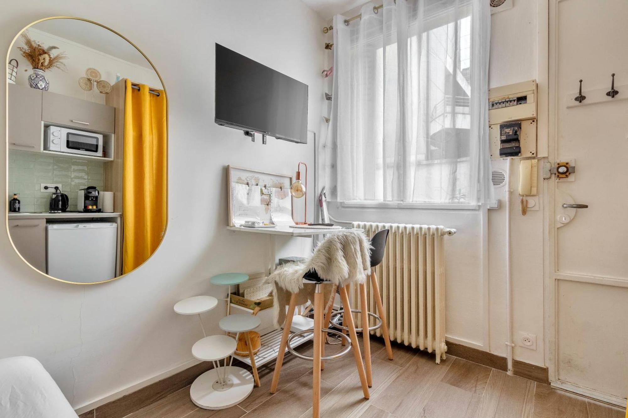 Apartment New Champs Elysees 2pax