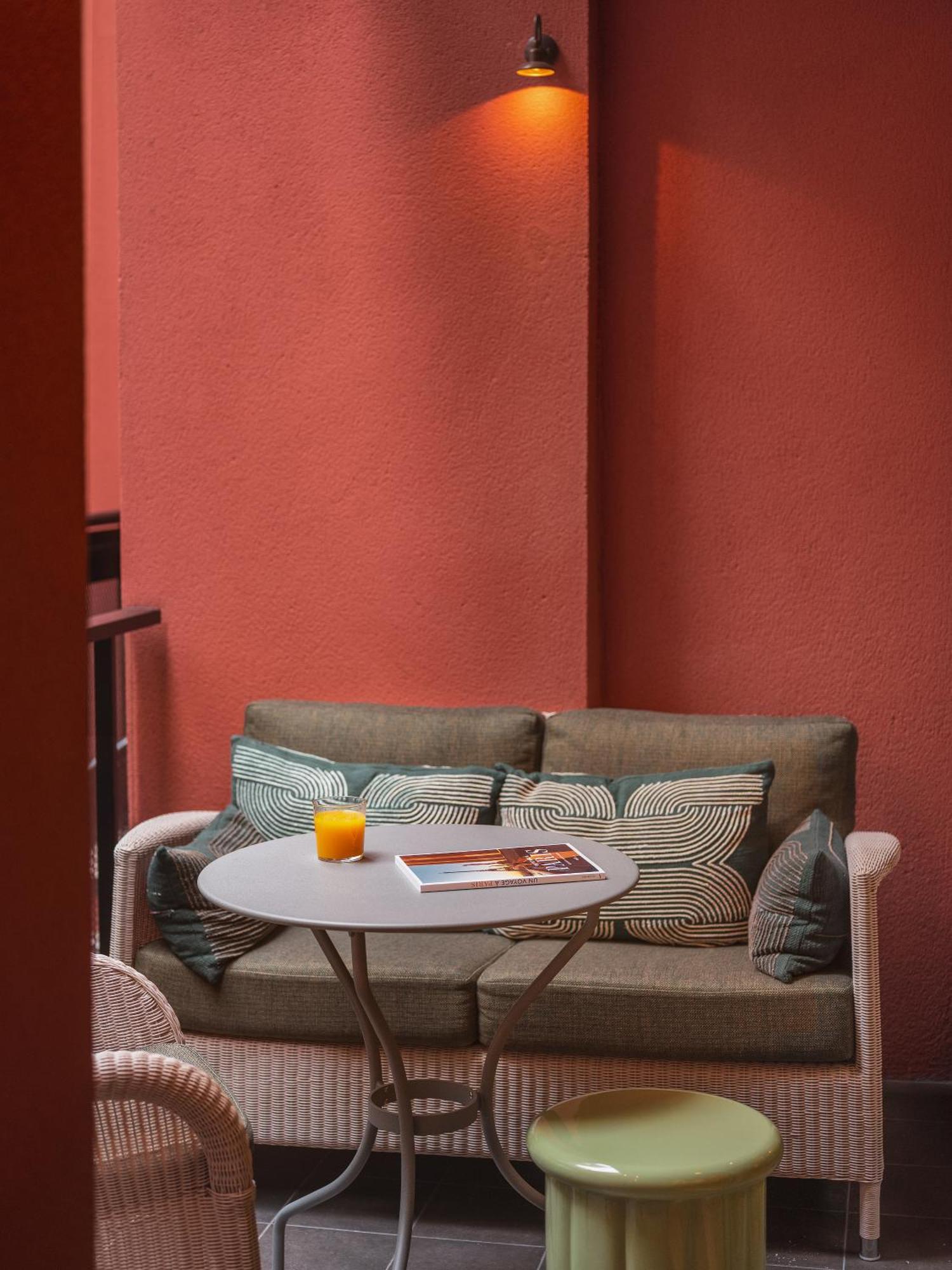 Miss Fuller Hotel Paris