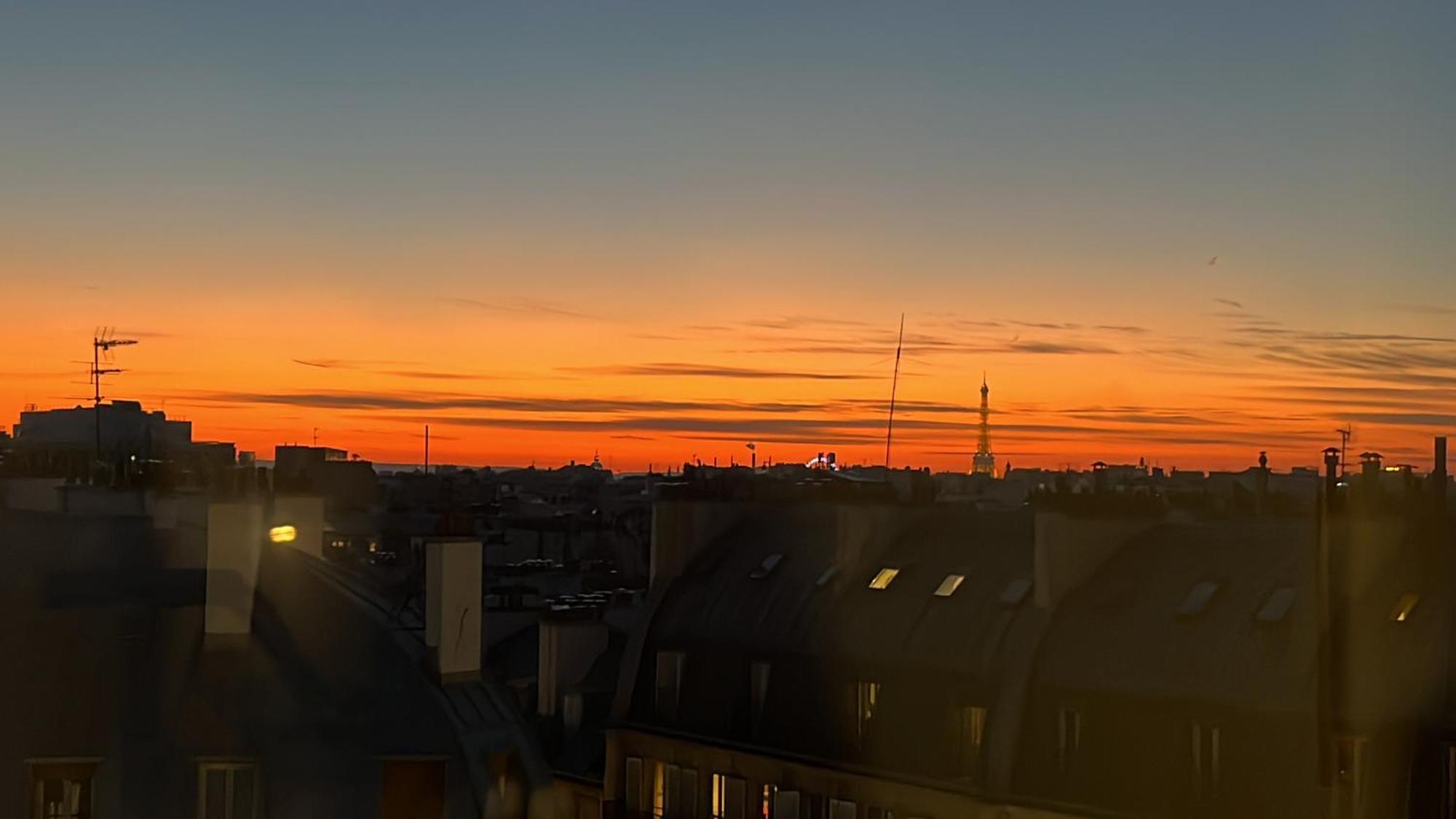Amazing Eiffel Views At Cool Area * Paris