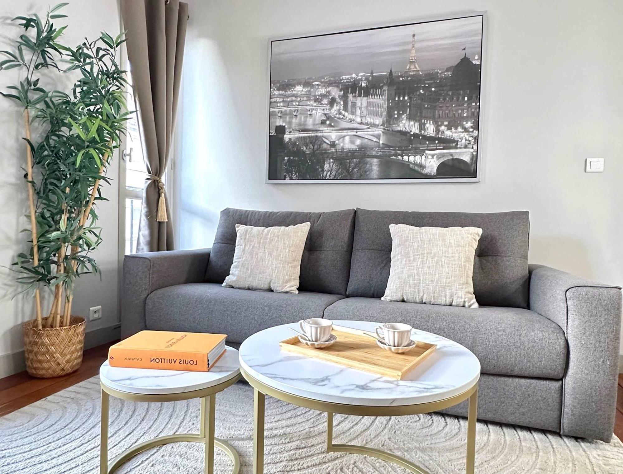 Apartment Beautiful Calm In Le Marais Paris