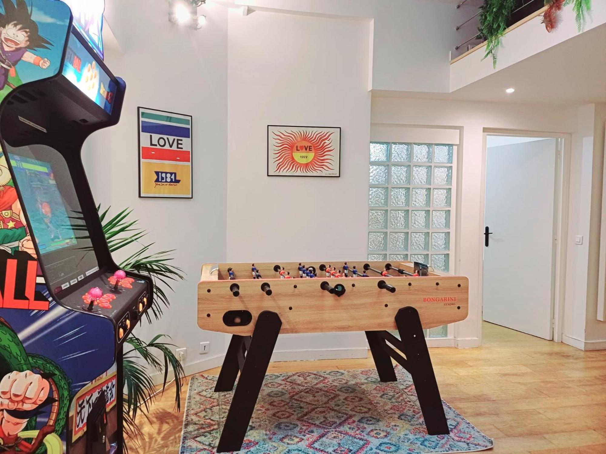 Loft Familial Au Coeur De Avec Clim, Arcade Et Baby-foot Proche Republique Et Canal St Martin Apartment