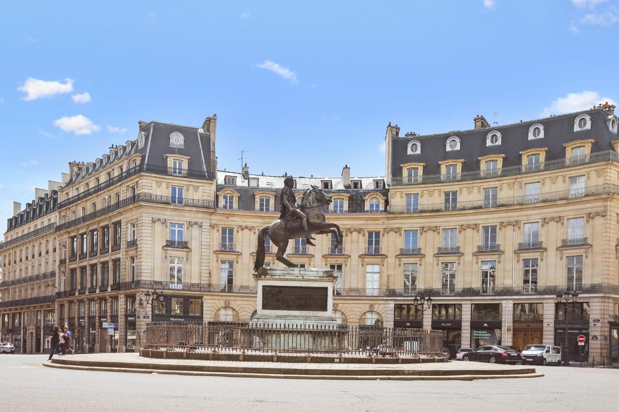 Apartment Herold - Place De Victoires By B'your