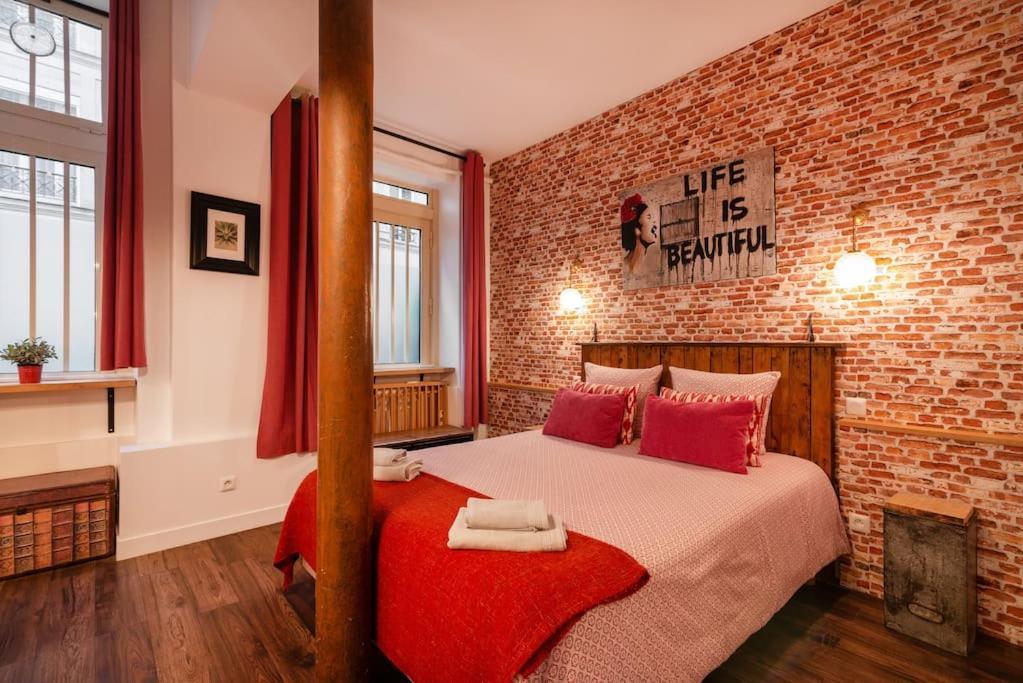 Apartment Montmartre Rue Des Martyrs Loft With Ac, 4-7 Peo Paris
