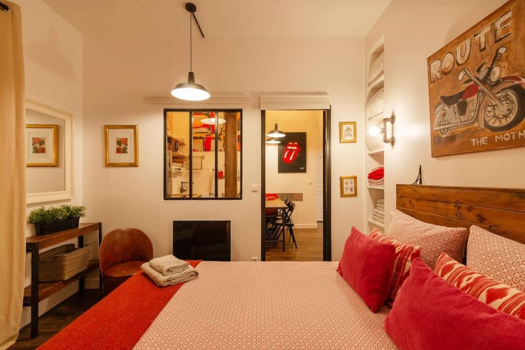 Montmartre Rue Des Martyrs Loft With Ac, 4-7 Peo * Paris