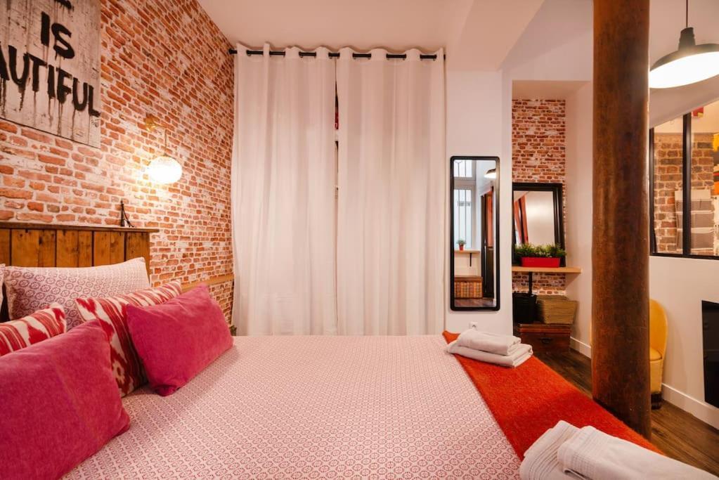 Apartment Montmartre Rue Des Martyrs Loft With Ac, 4-7 Peo