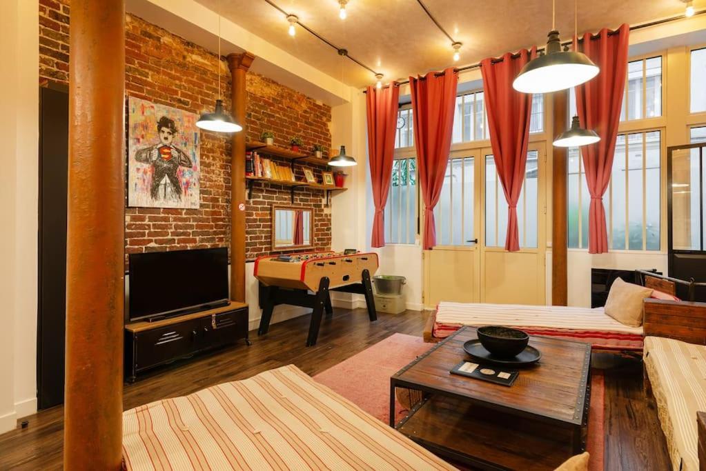 Apartment Montmartre Rue Des Martyrs Loft With Ac, 4-7 Peo Paris