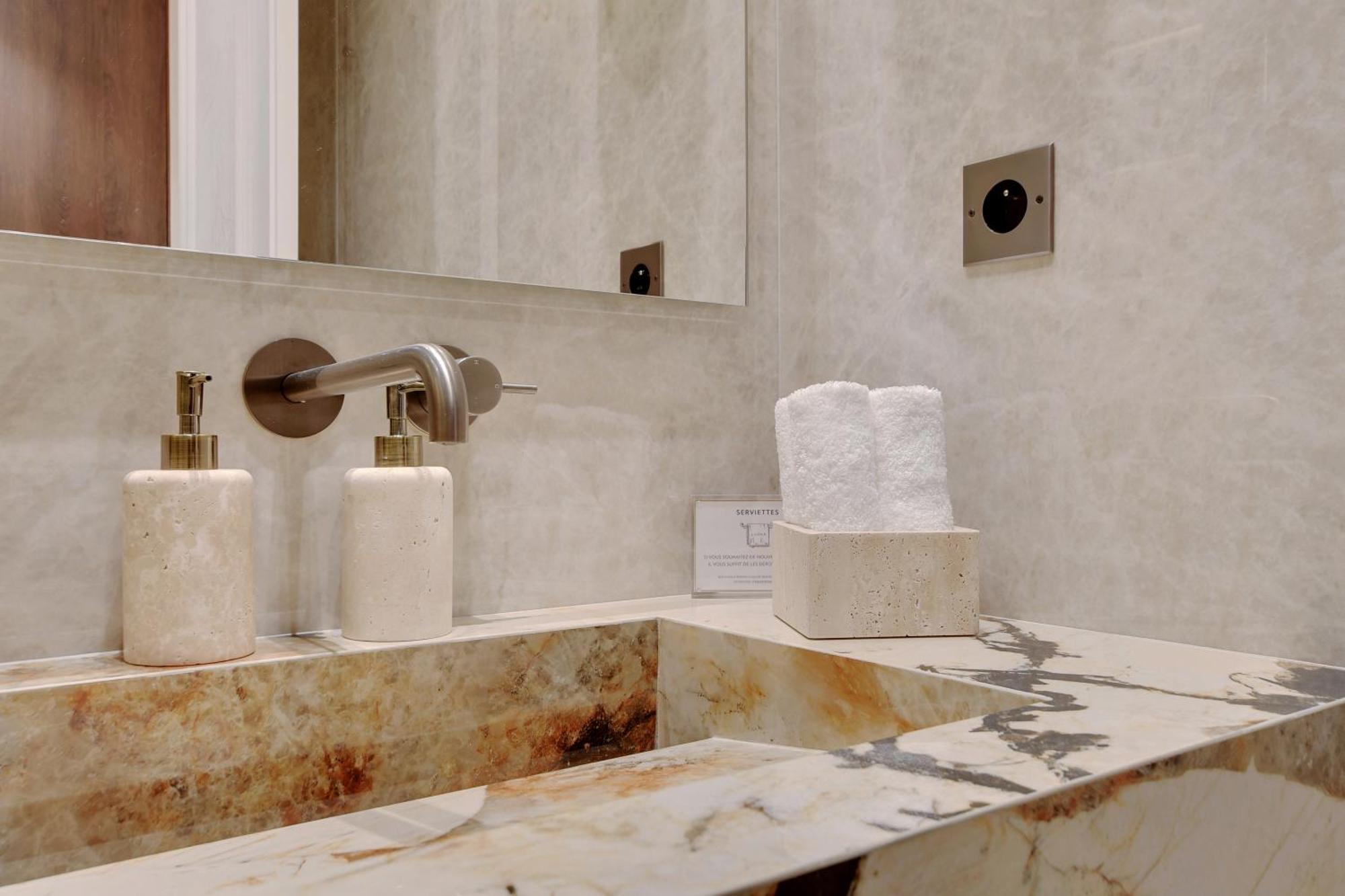 Thelander - Serviced In Saint Germain Des Pres Apartment *