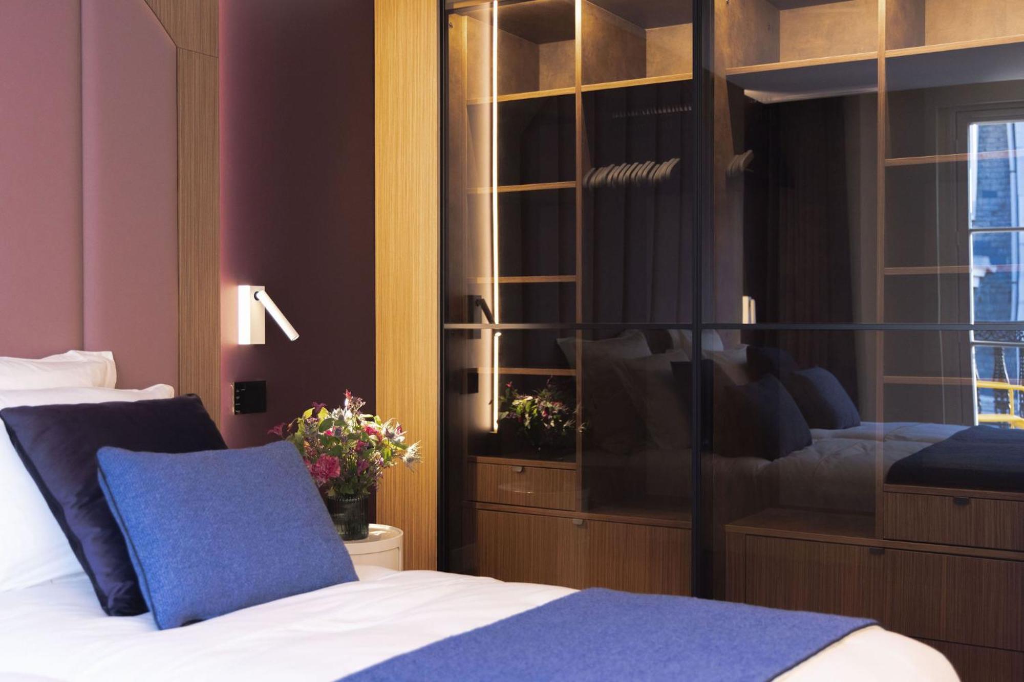 1.75 La Source 5* Paris