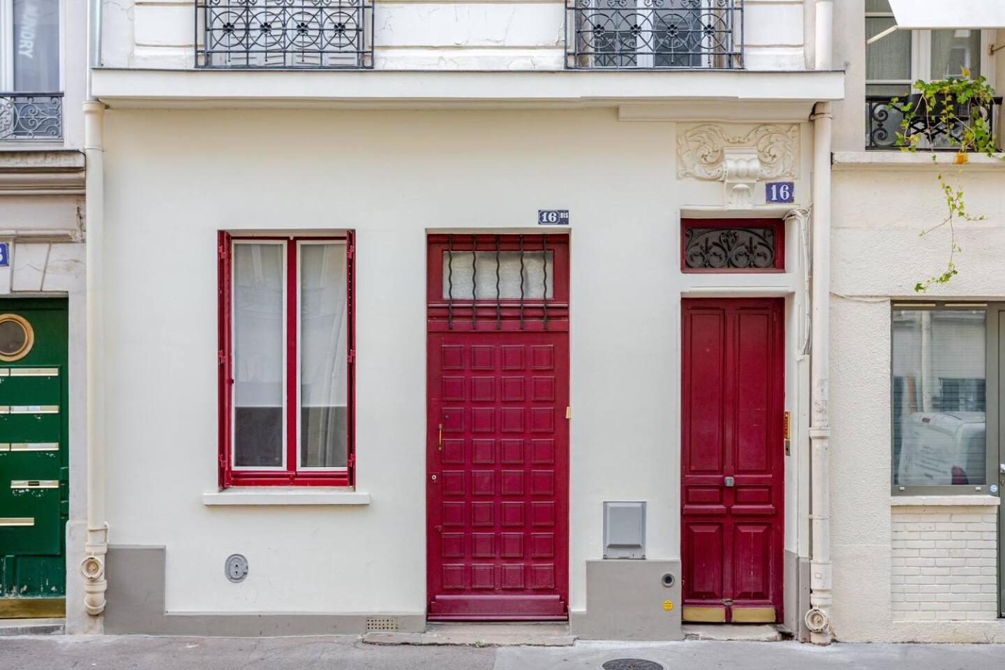 Apartment Duplex And Private Patio At Eiffel Tower Paris