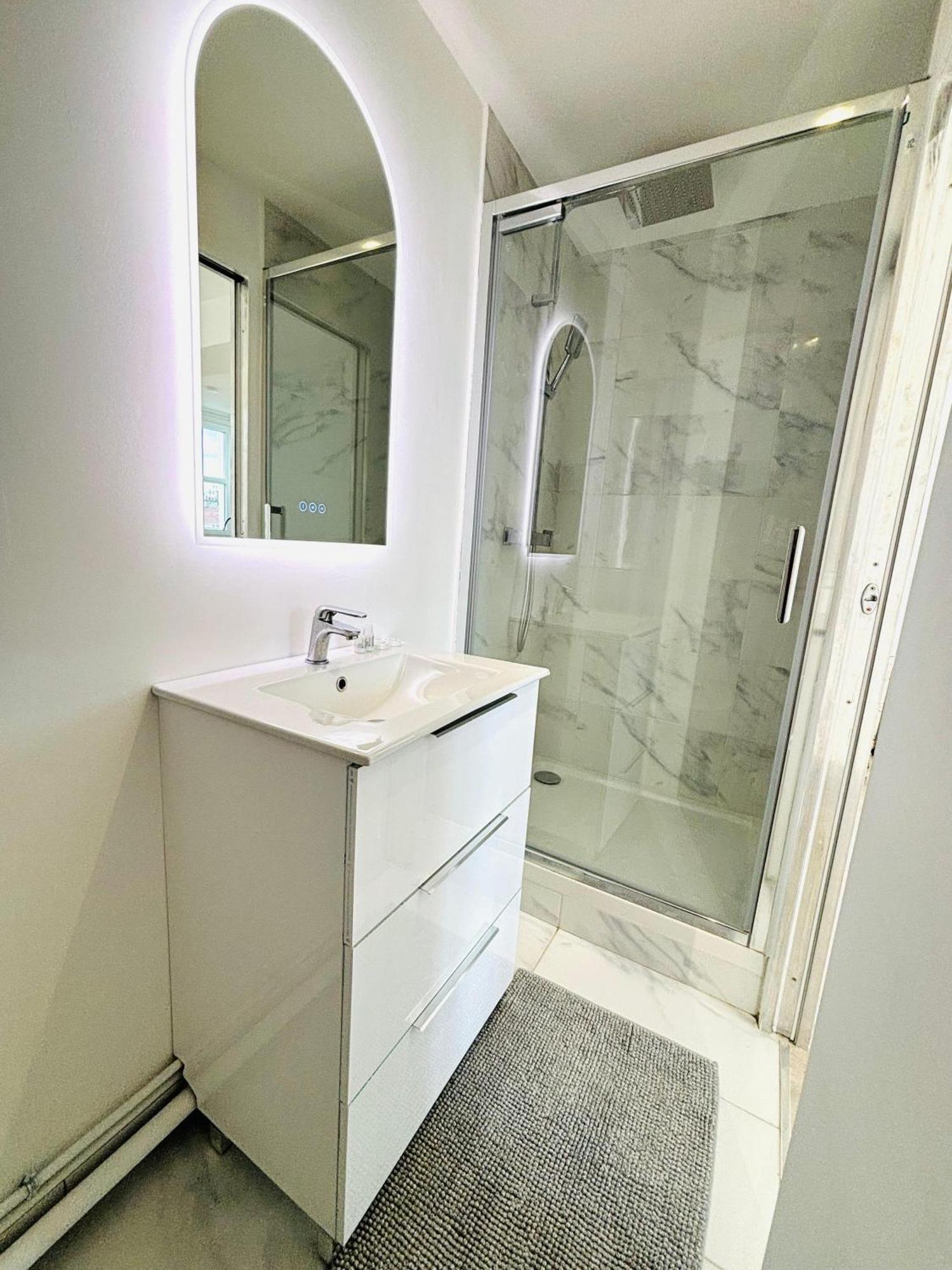 Republique Rue Des Bluets Apartamento