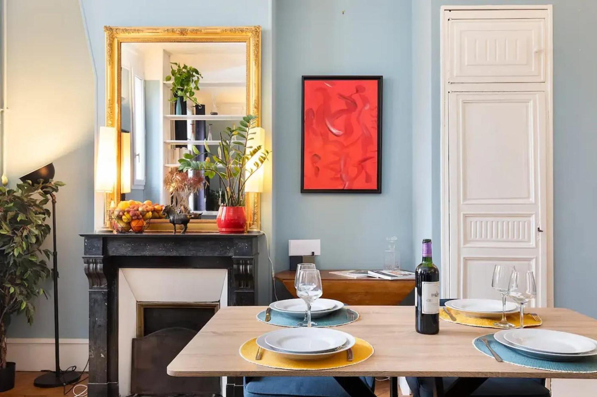 Moderne A Pres Des Champs-elysees * Paris