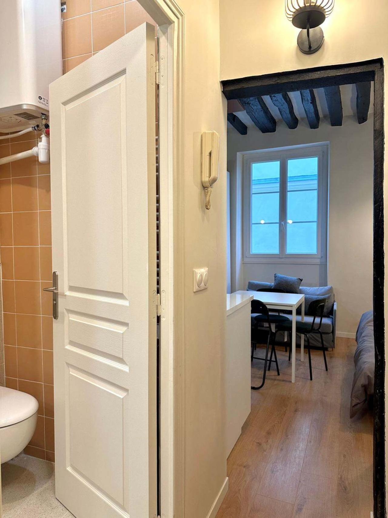 Appartement Cozy Near Pompidou Marais In Vertus Paris