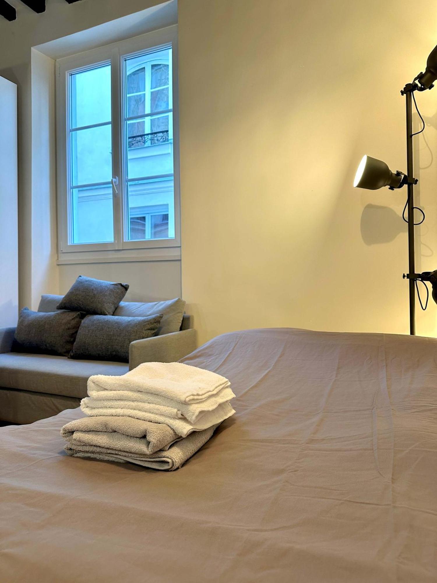 Appartement Cozy Near Pompidou Marais In Vertus Paris