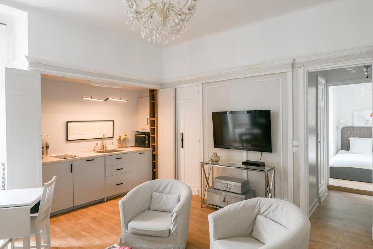 Chic On The Champs-elysees With Ac Apartamento *