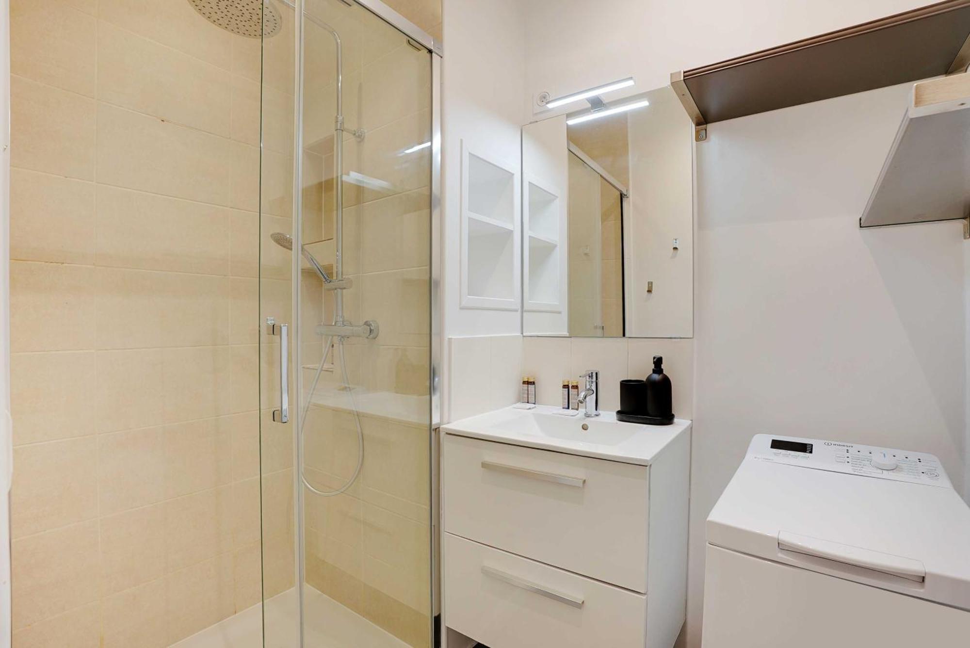 Modern - 2bdr 6p - 14e Appartement