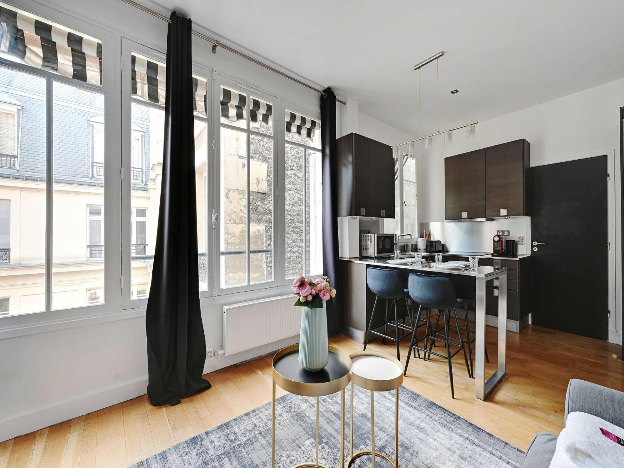 Apartment And Quiet 1bdr 8th - Bail Mobilite Paris