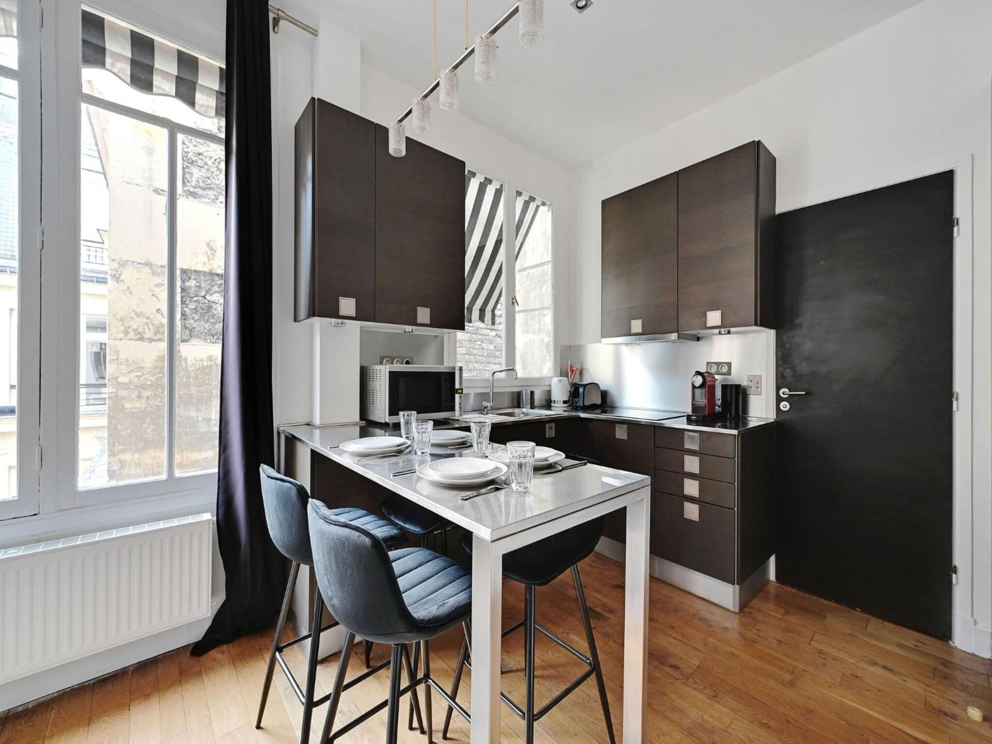 And Quiet 1bdr 8th - Bail Mobilite Apartment Paris