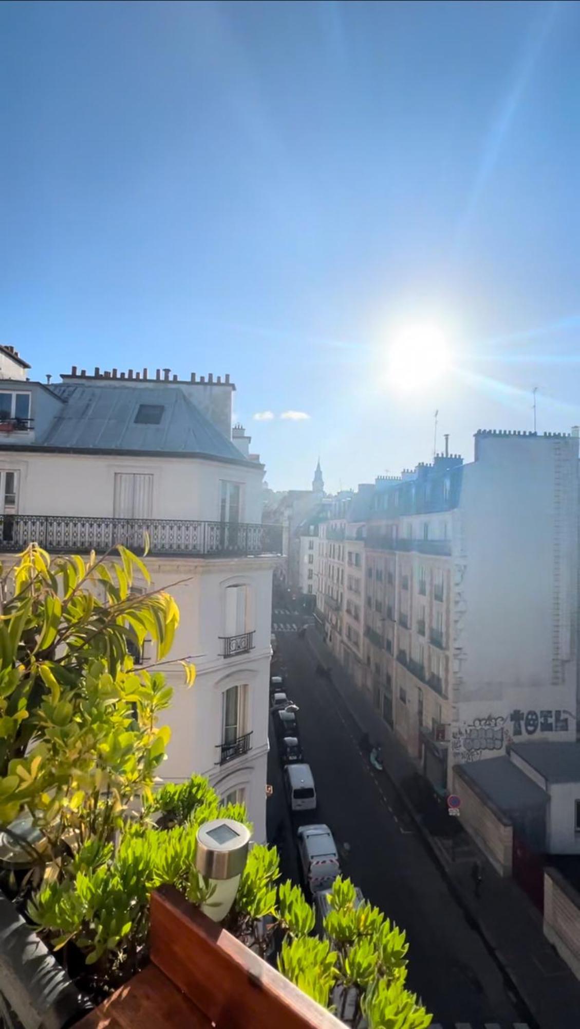Vue Montmartre & Balcon