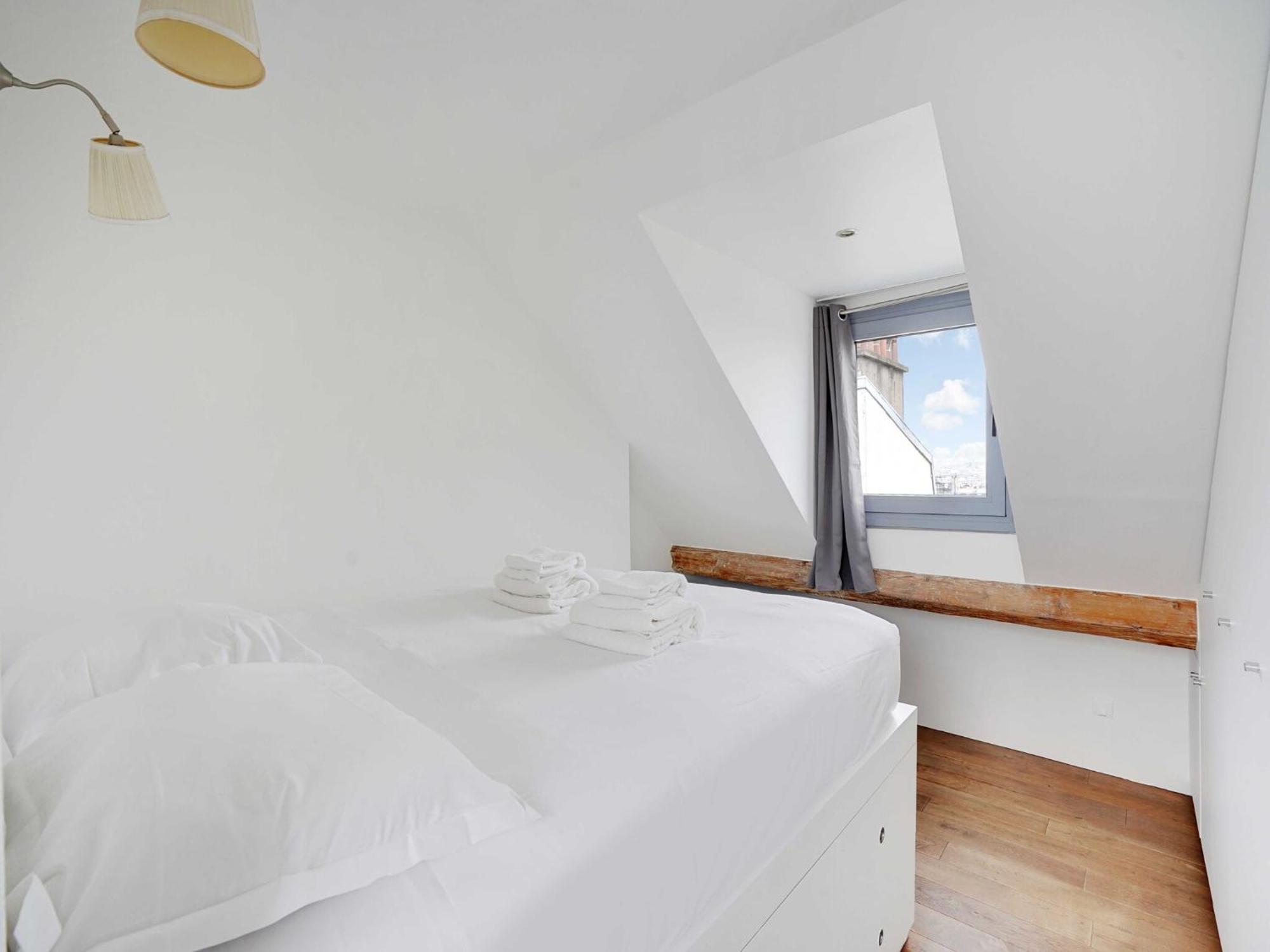 Moderne - 1br- 4p- Montmartre Paris