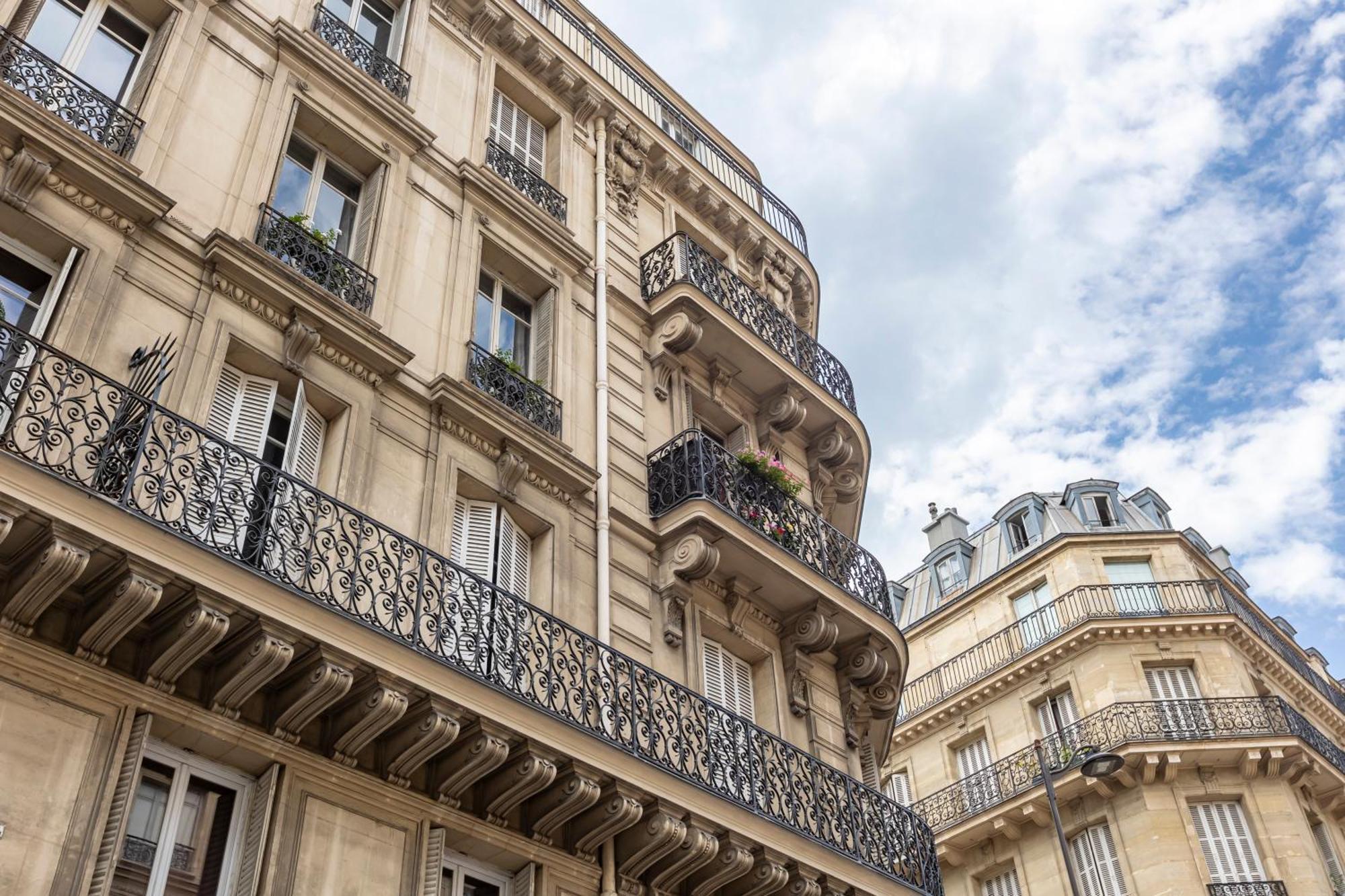 Sweett - Rue De Rome * Paris