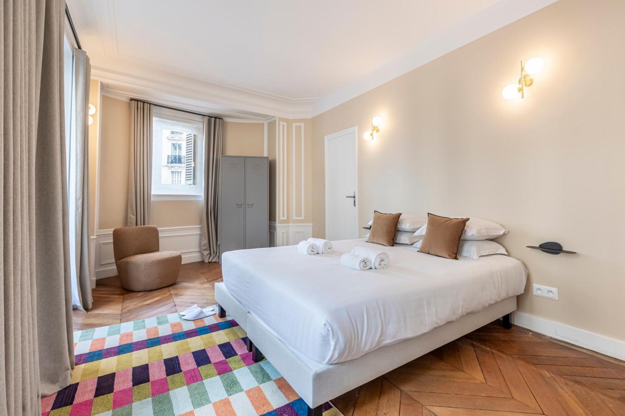Sweett - Rue De Rome Paris