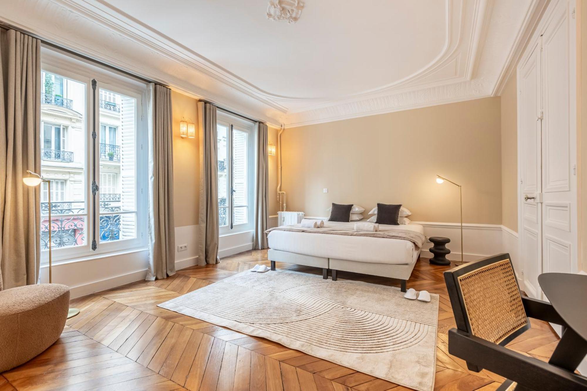 Sweett - Rue De Rome Paris