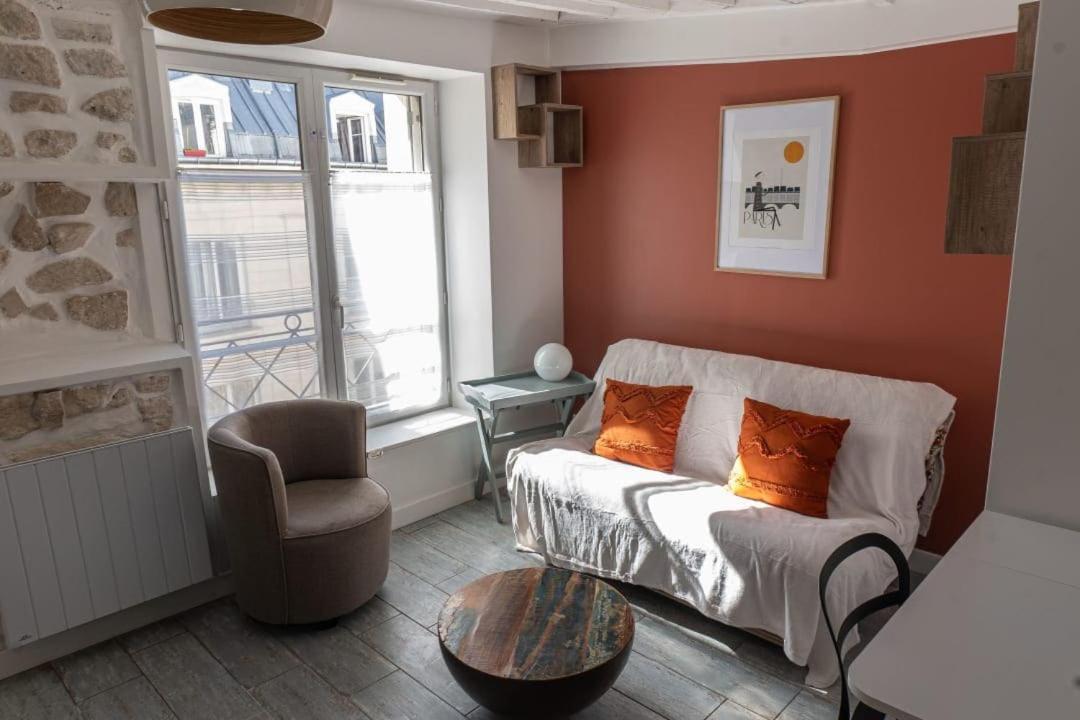 Cozy In Le Marais Paris