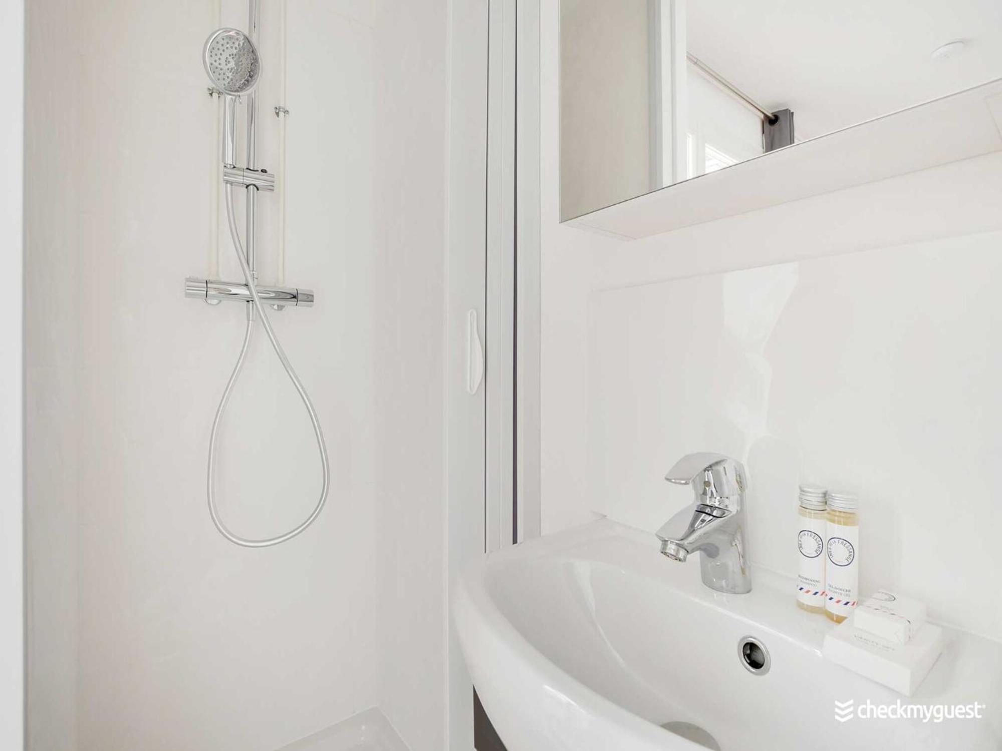 Apartment Cosy 2p Parc Expositions 15eme Arr 5 Paris
