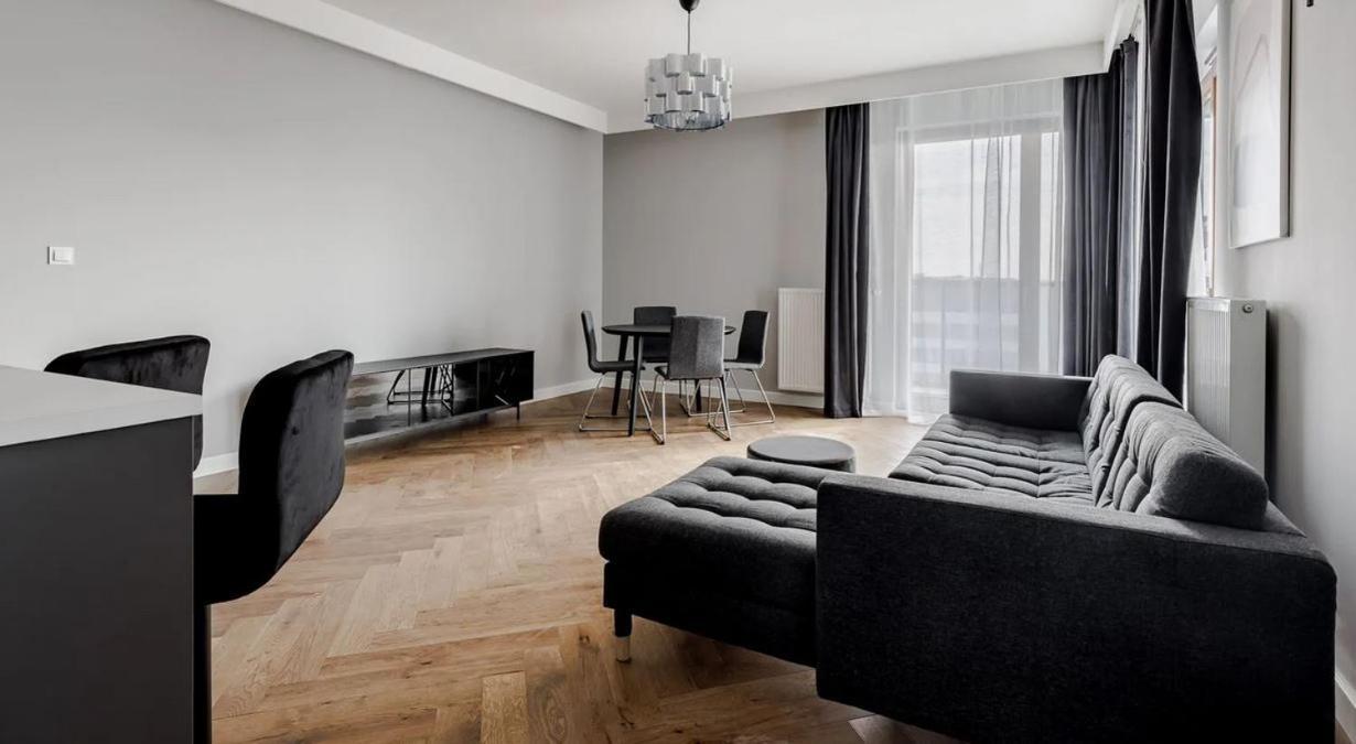 Apartment 2 Chambrecheckprofile *
