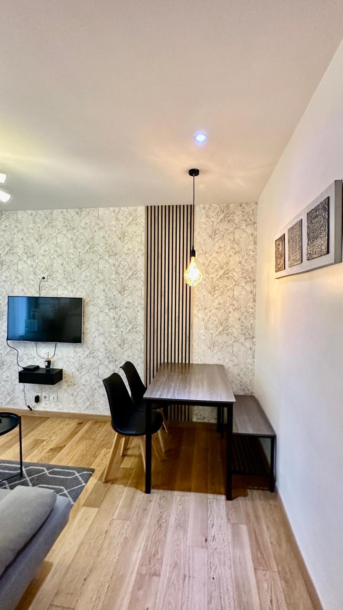 Amazing House Near To Saint Lazar And Lafayette! Apartment Paris