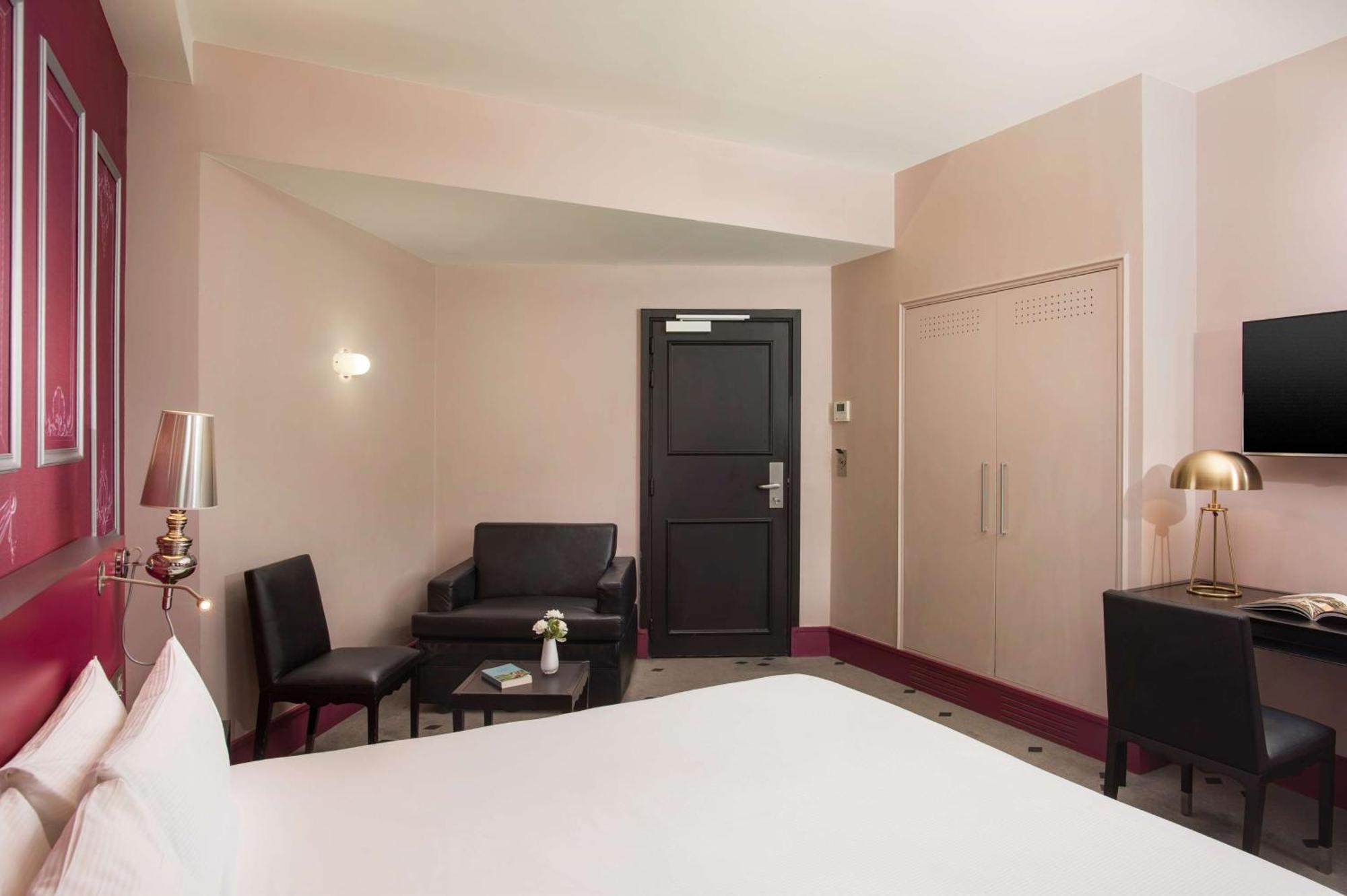 Nh Champs-elysees Hotel 4*