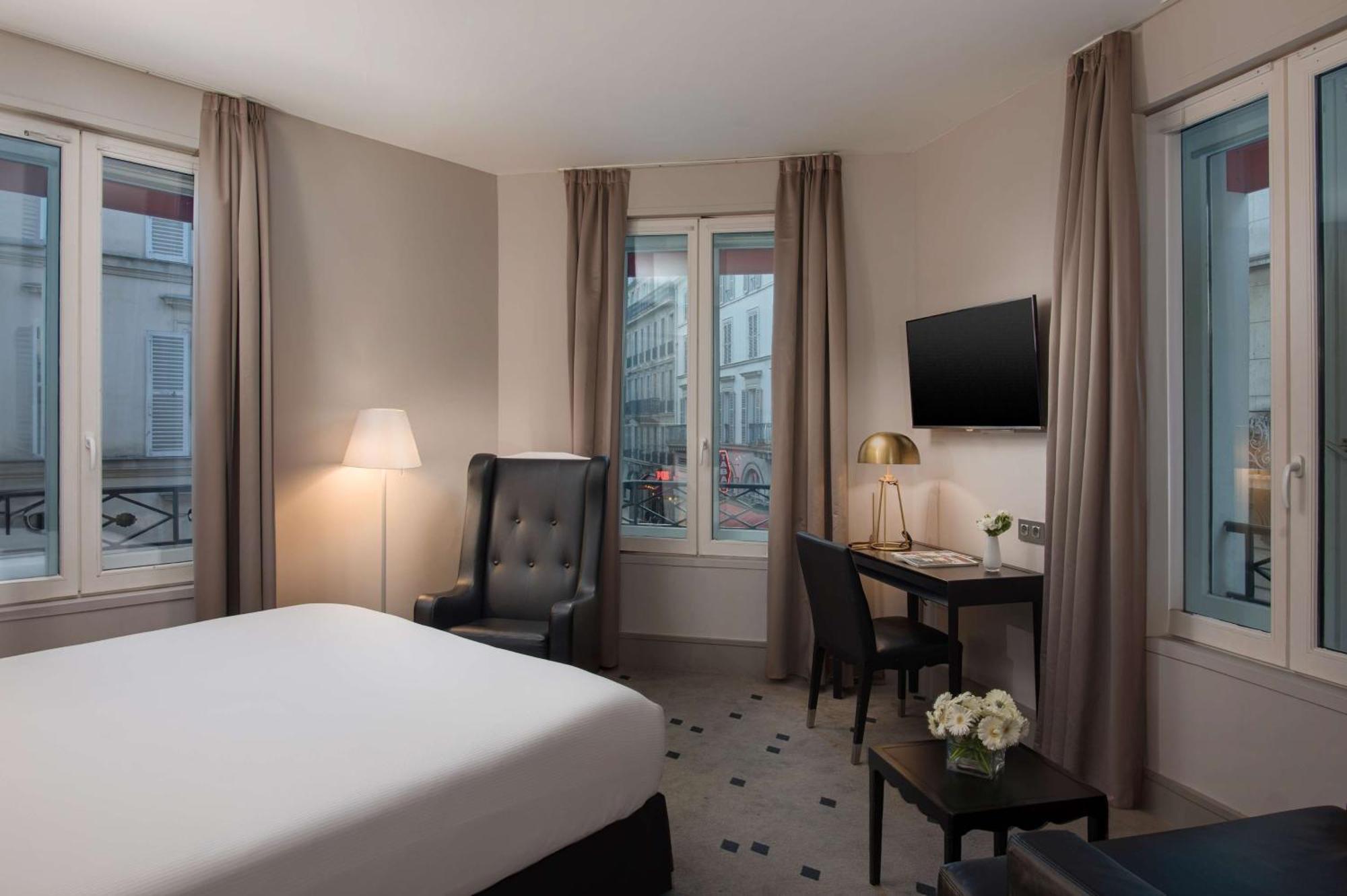 Nh Champs-elysees Hotel 4*