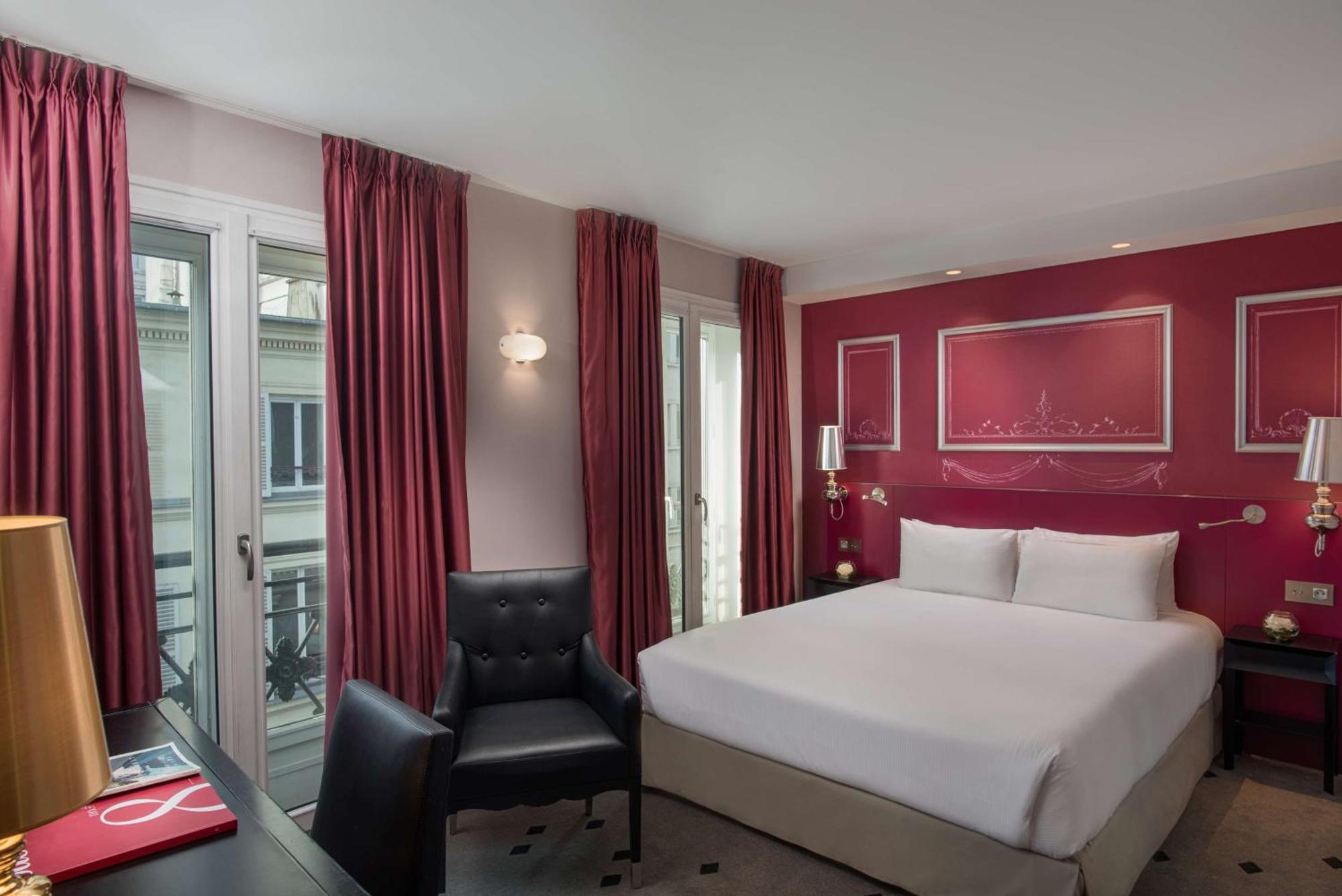 Hotel Nh Champs-elysees 4*