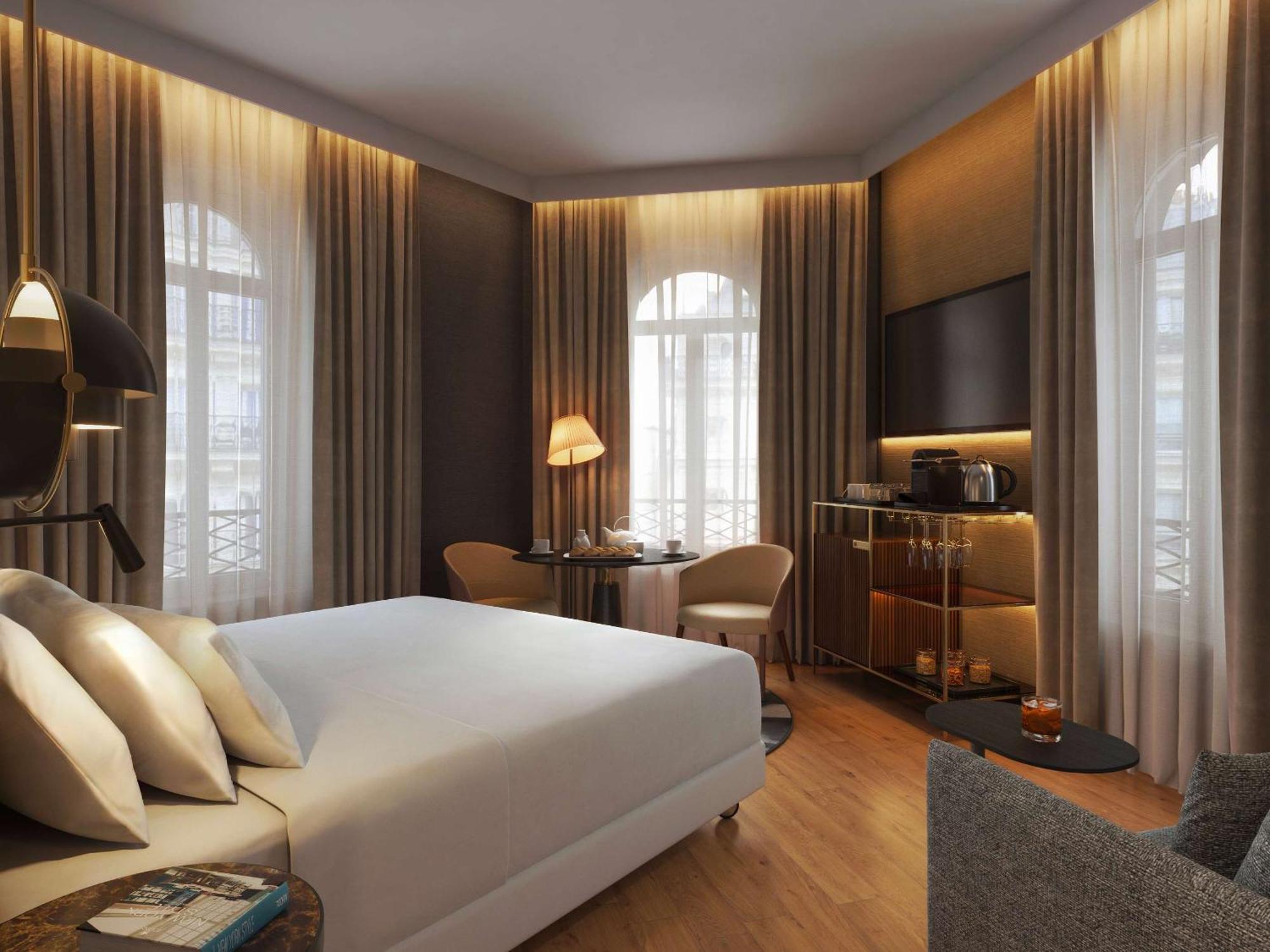 Hotel Nh Champs-elysees 4*