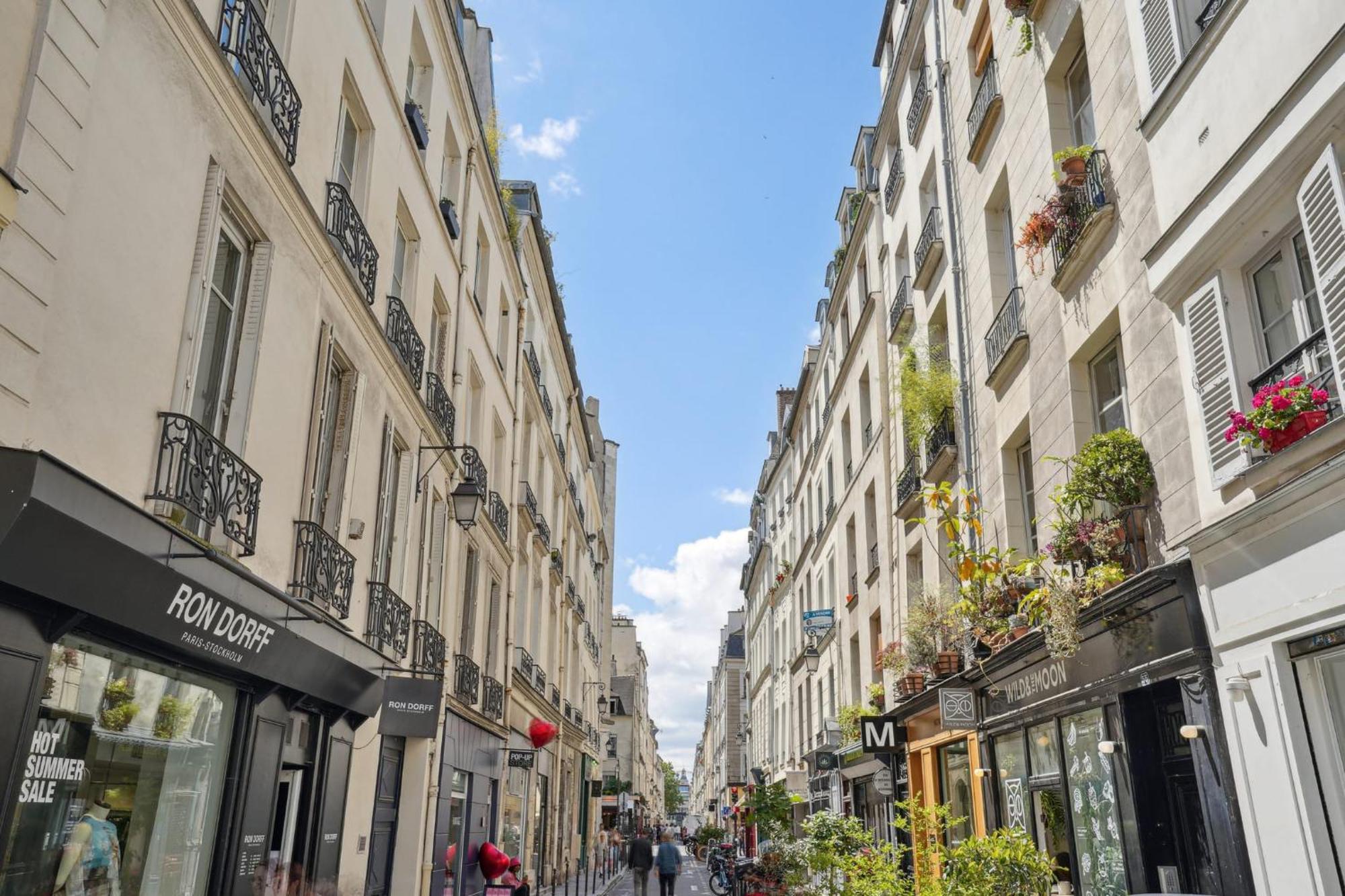 Bnbnova - Pompidou & Le Marais Apartment Paris