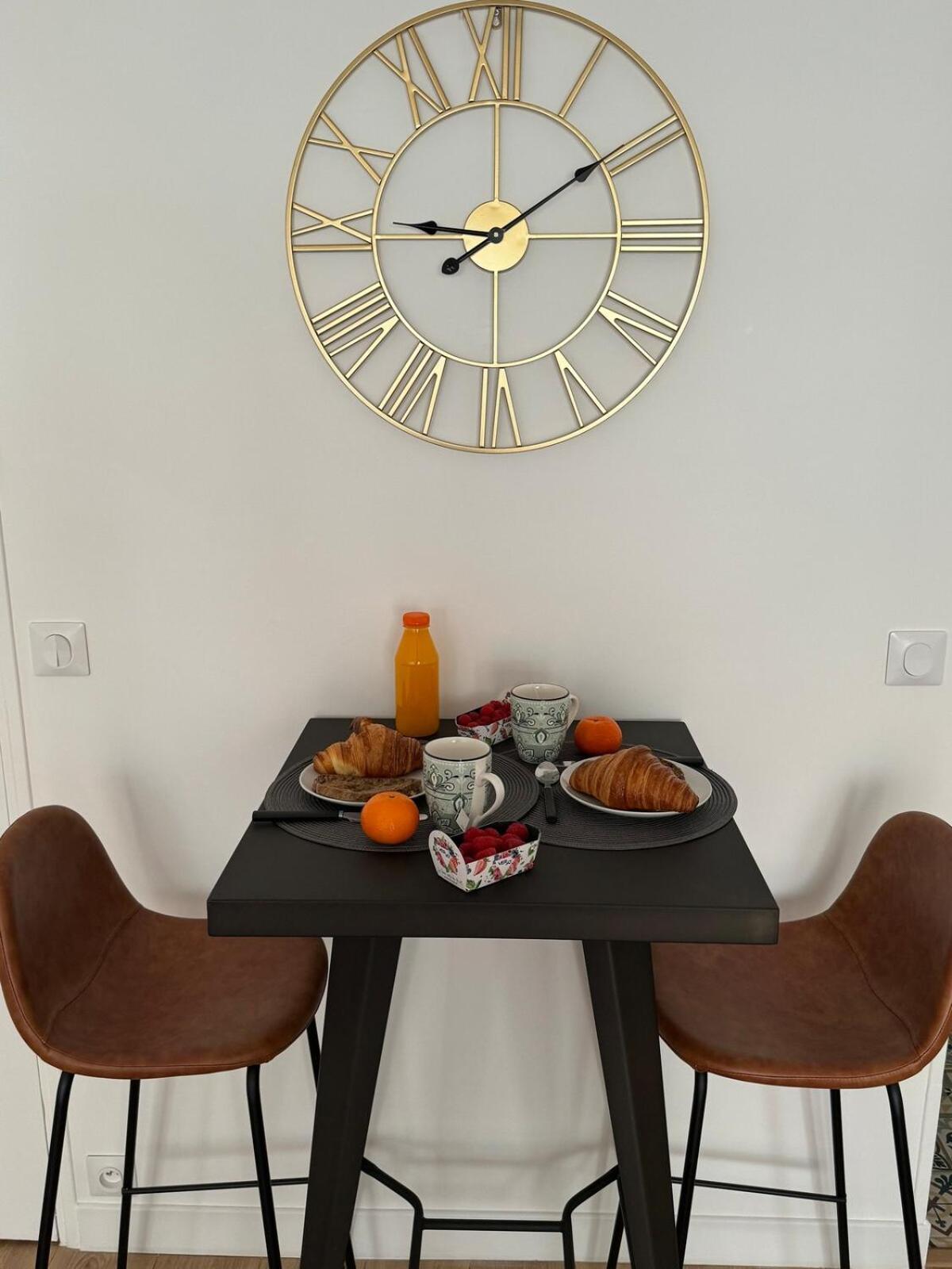 Apartment Furnished 17 *