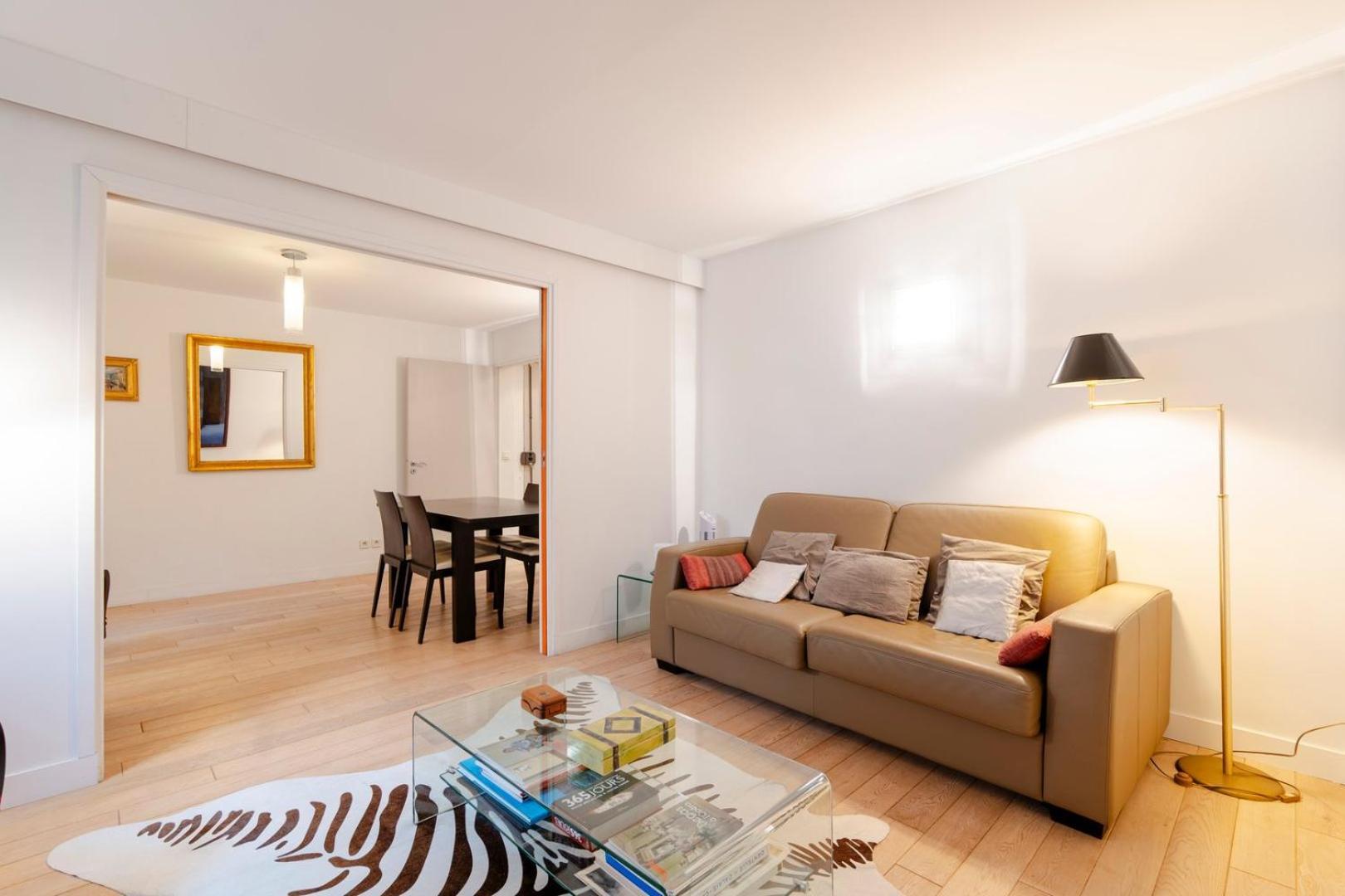 Charming Canal Saint-martin Apartment Paris